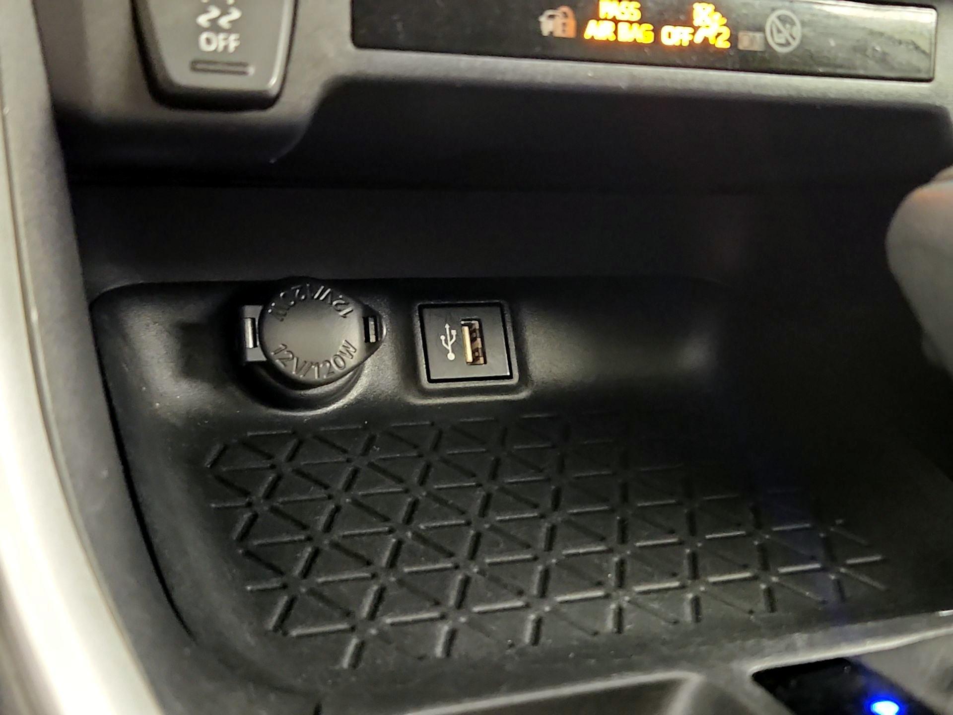 Thumbnail: 2023 Toyota RAV4 - 19