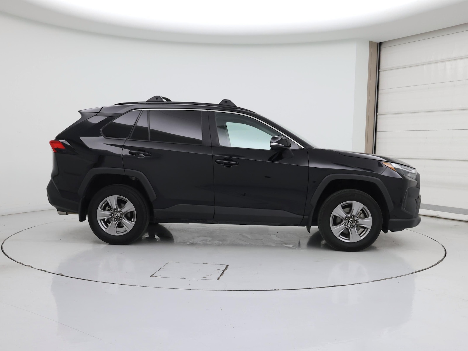 2023 Toyota RAV4 XLE - Photo 8
