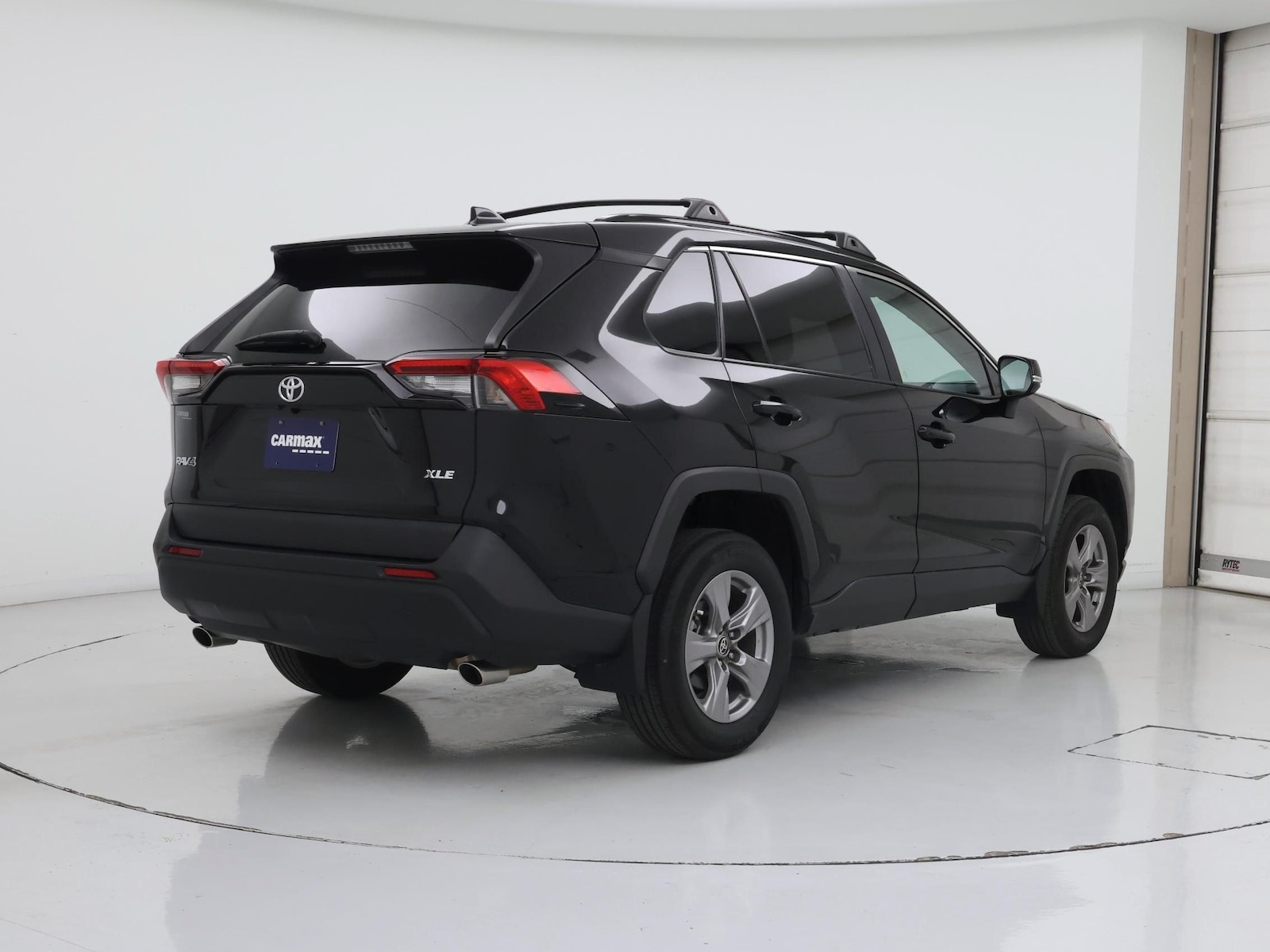 2023 Toyota RAV4 XLE - Photo 9