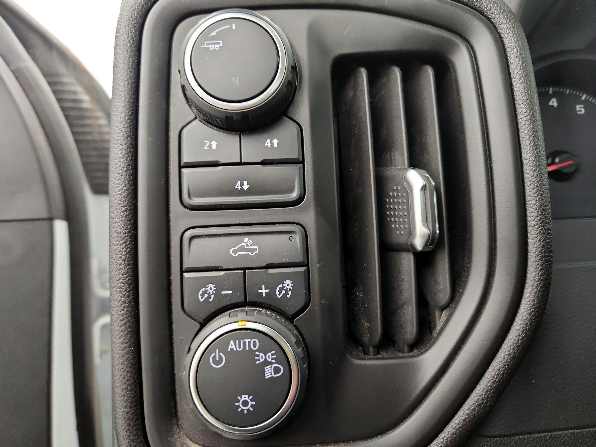 Thumbnail: 2021 Chevrolet Silverado 3500 - 13