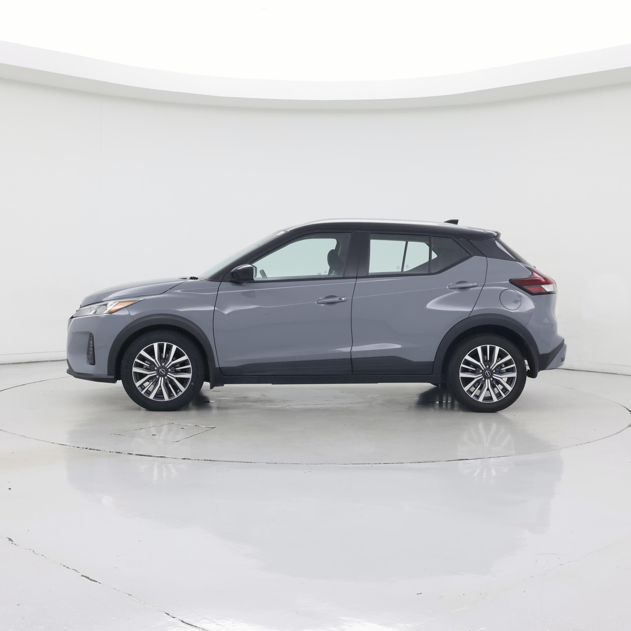 Thumbnail: 2023 Nissan Kicks - 3