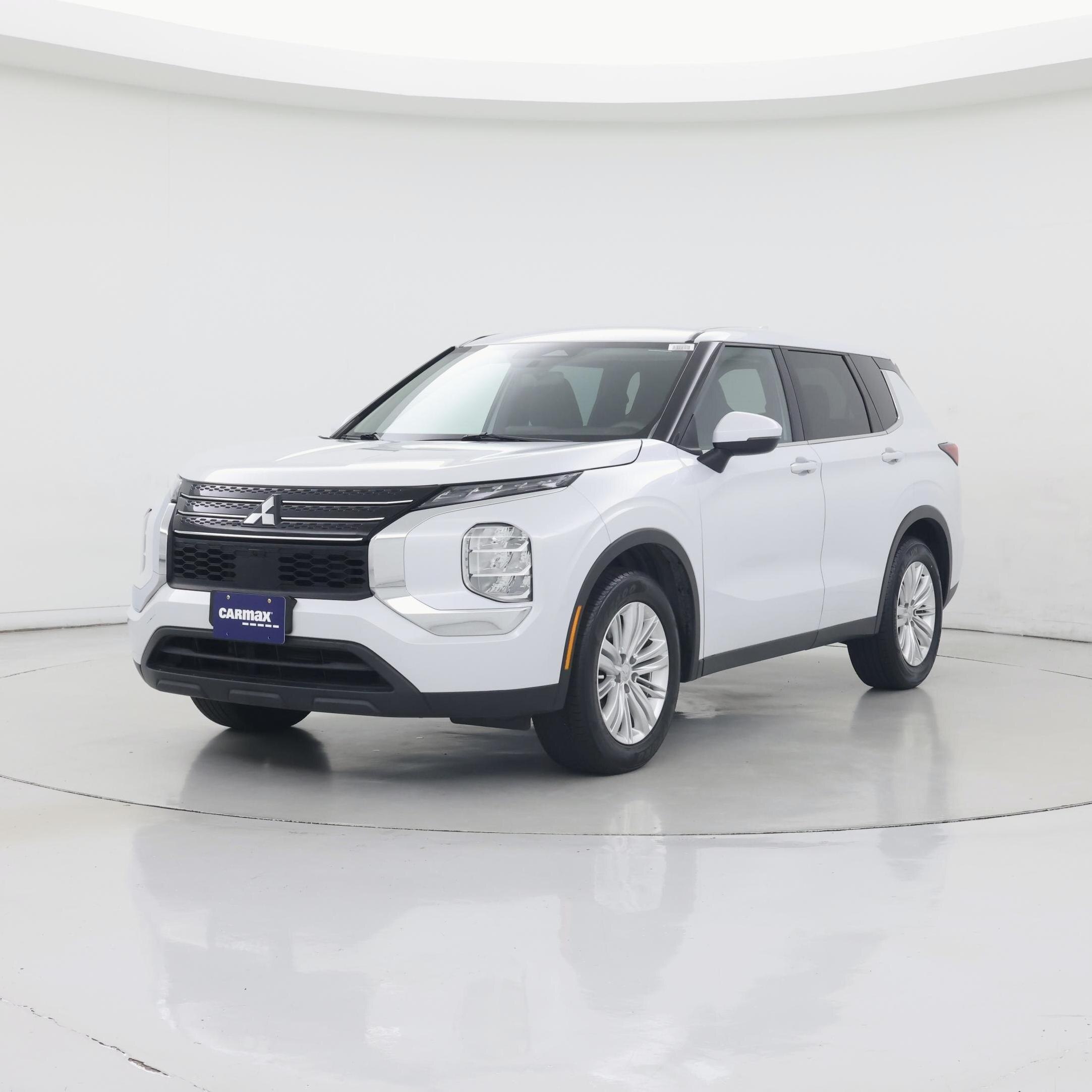 Thumbnail: 2023 Mitsubishi Outlander - 4