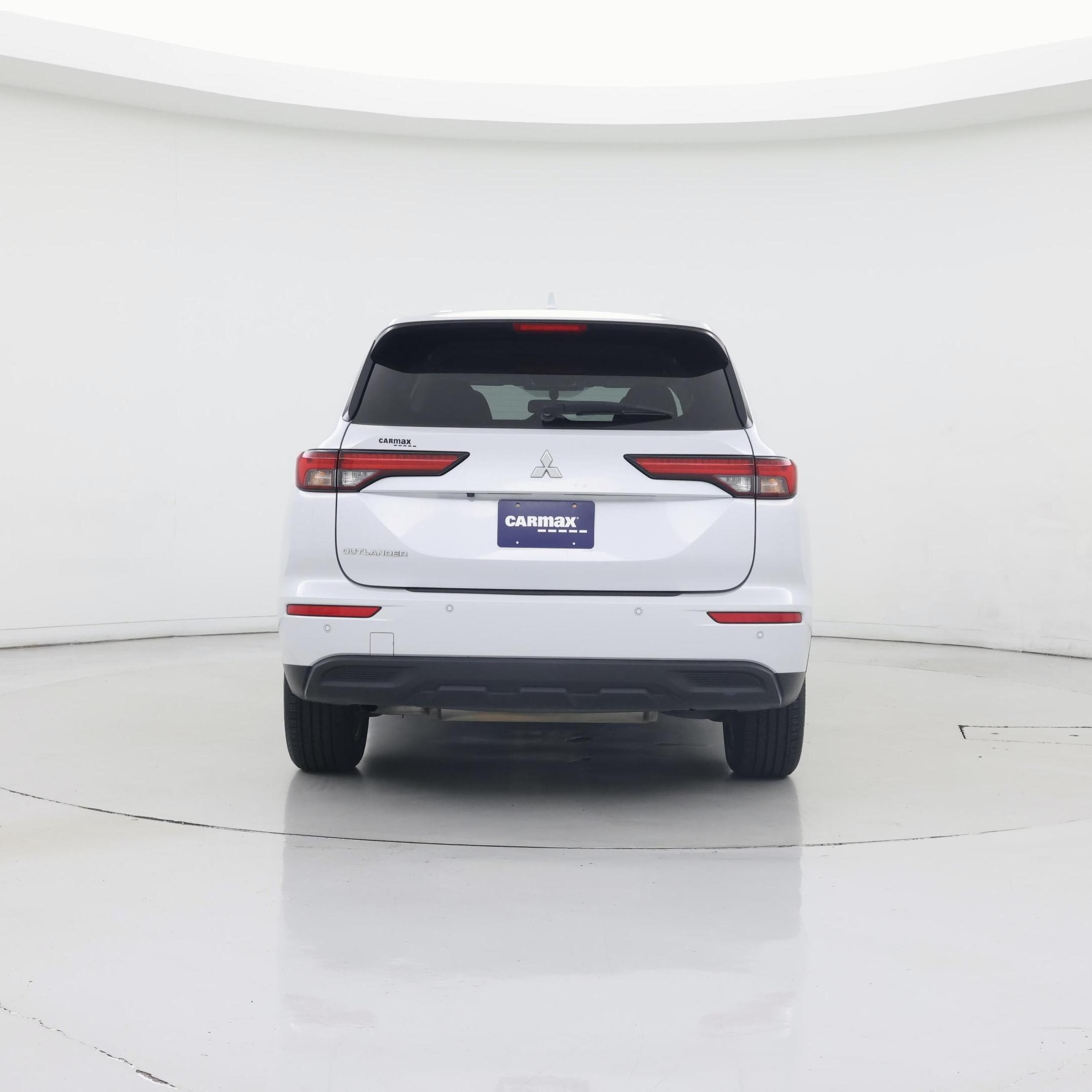 Thumbnail: 2023 Mitsubishi Outlander - 6