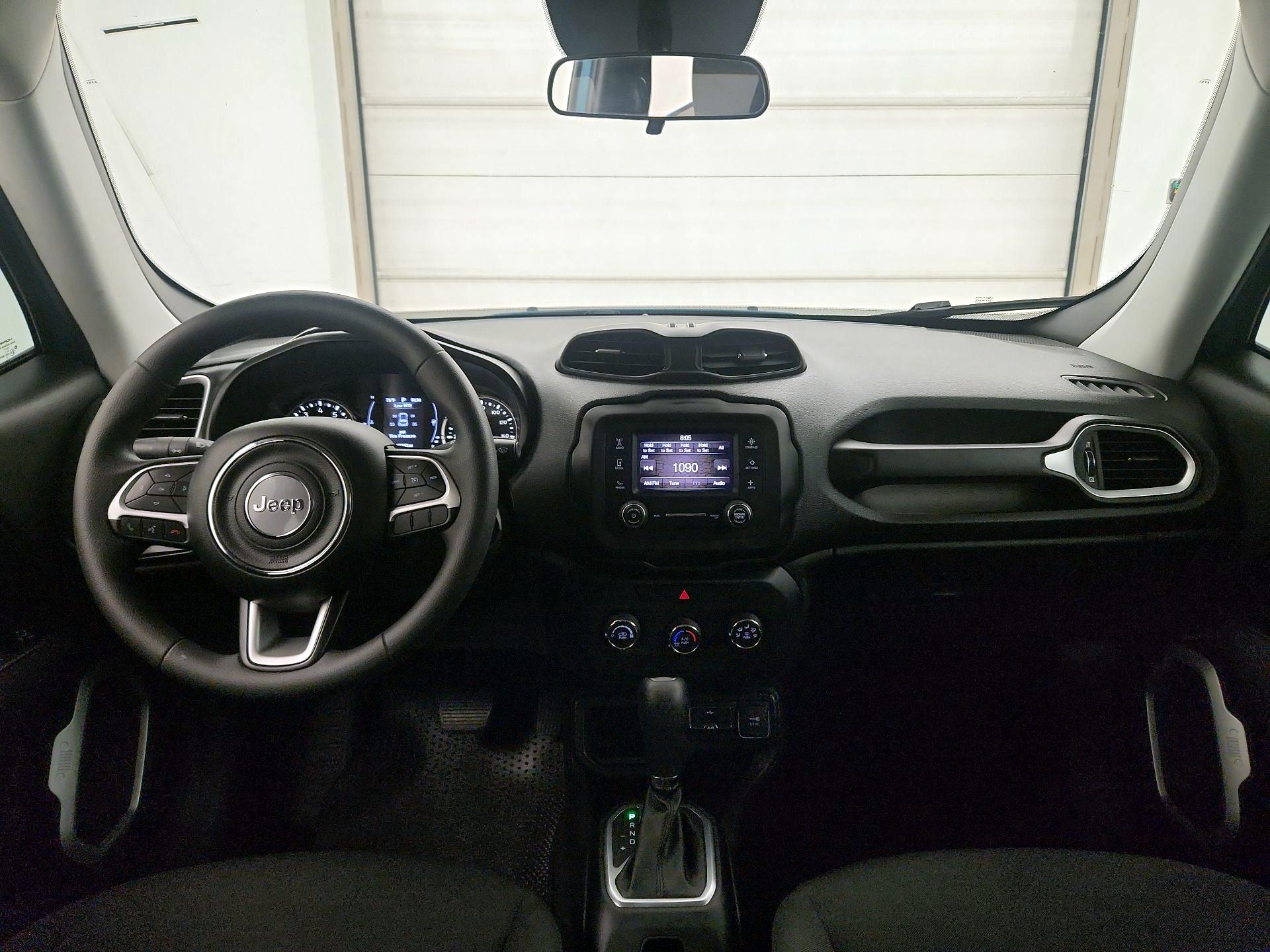 Thumbnail: 2020 Jeep Renegade - 9