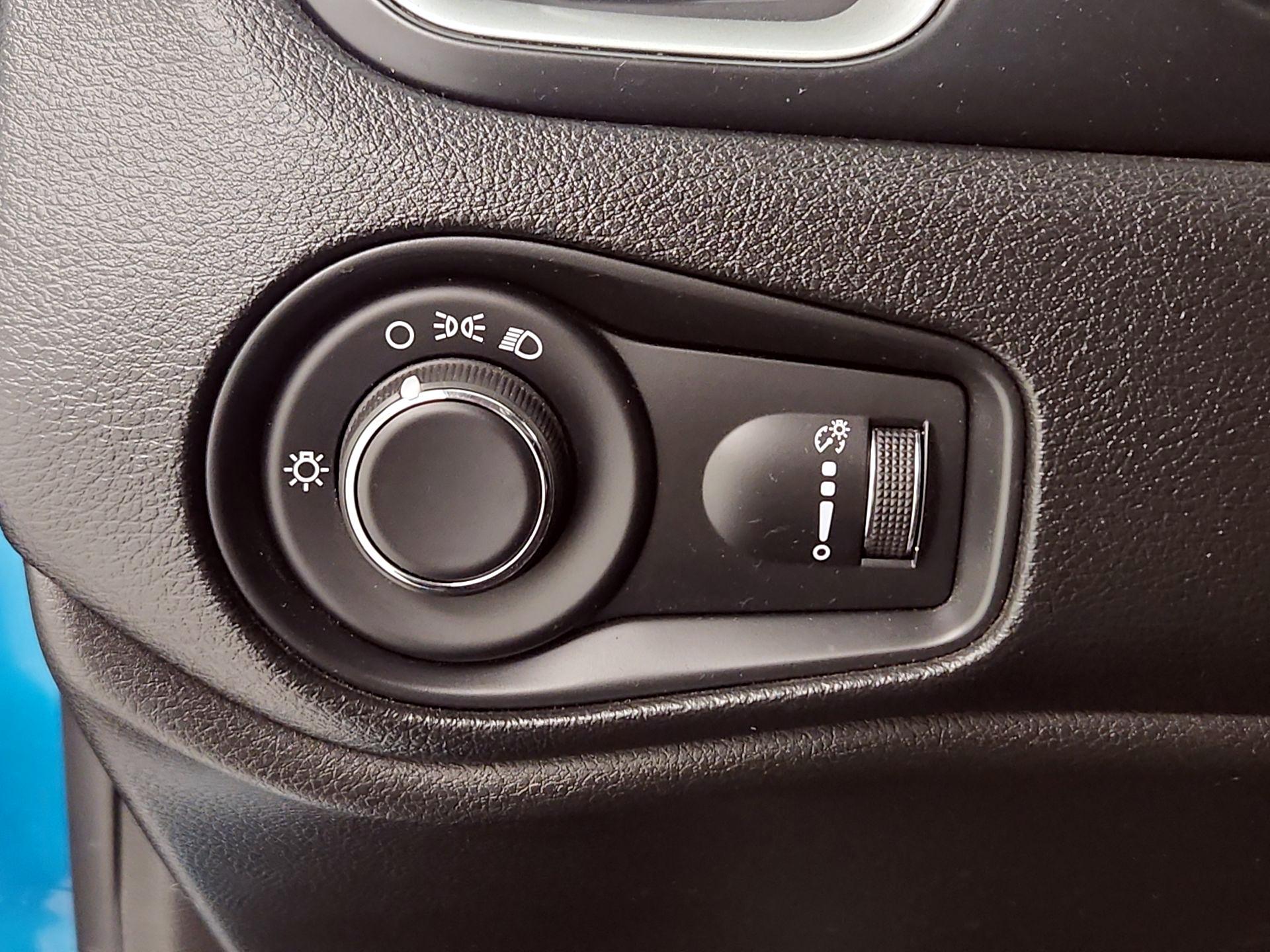 Thumbnail: 2020 Jeep Renegade - 13