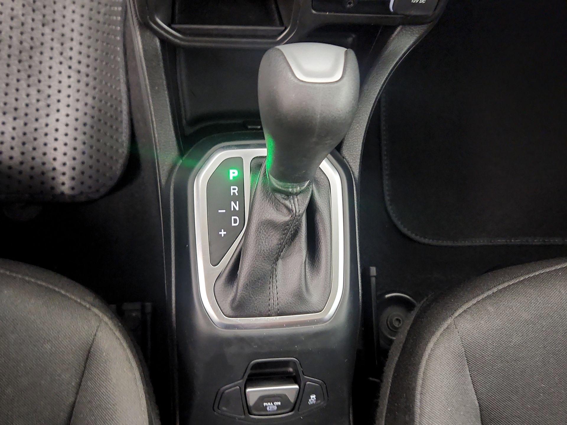 Thumbnail: 2020 Jeep Renegade - 17
