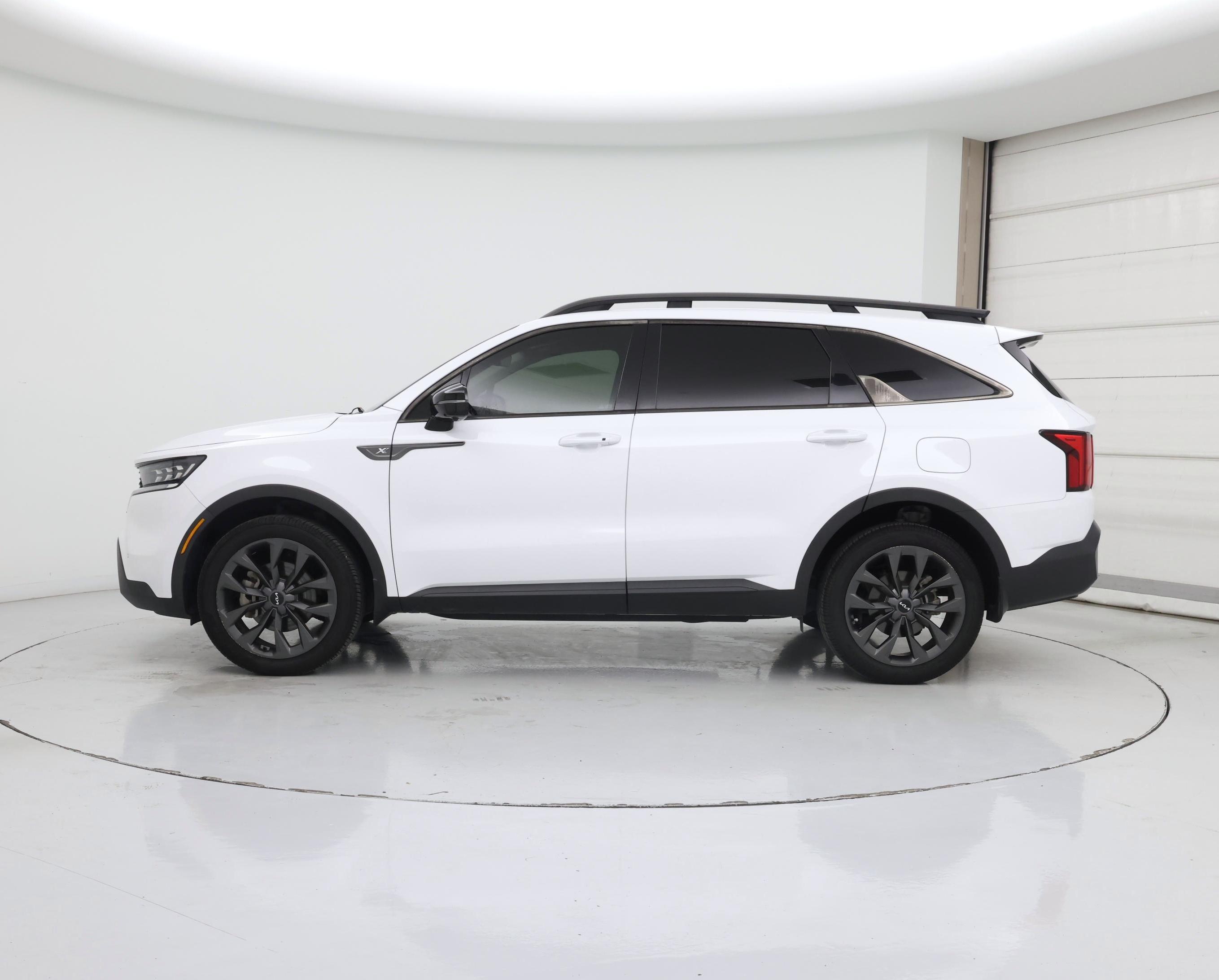 Thumbnail: 2022 Kia Sorento - 3