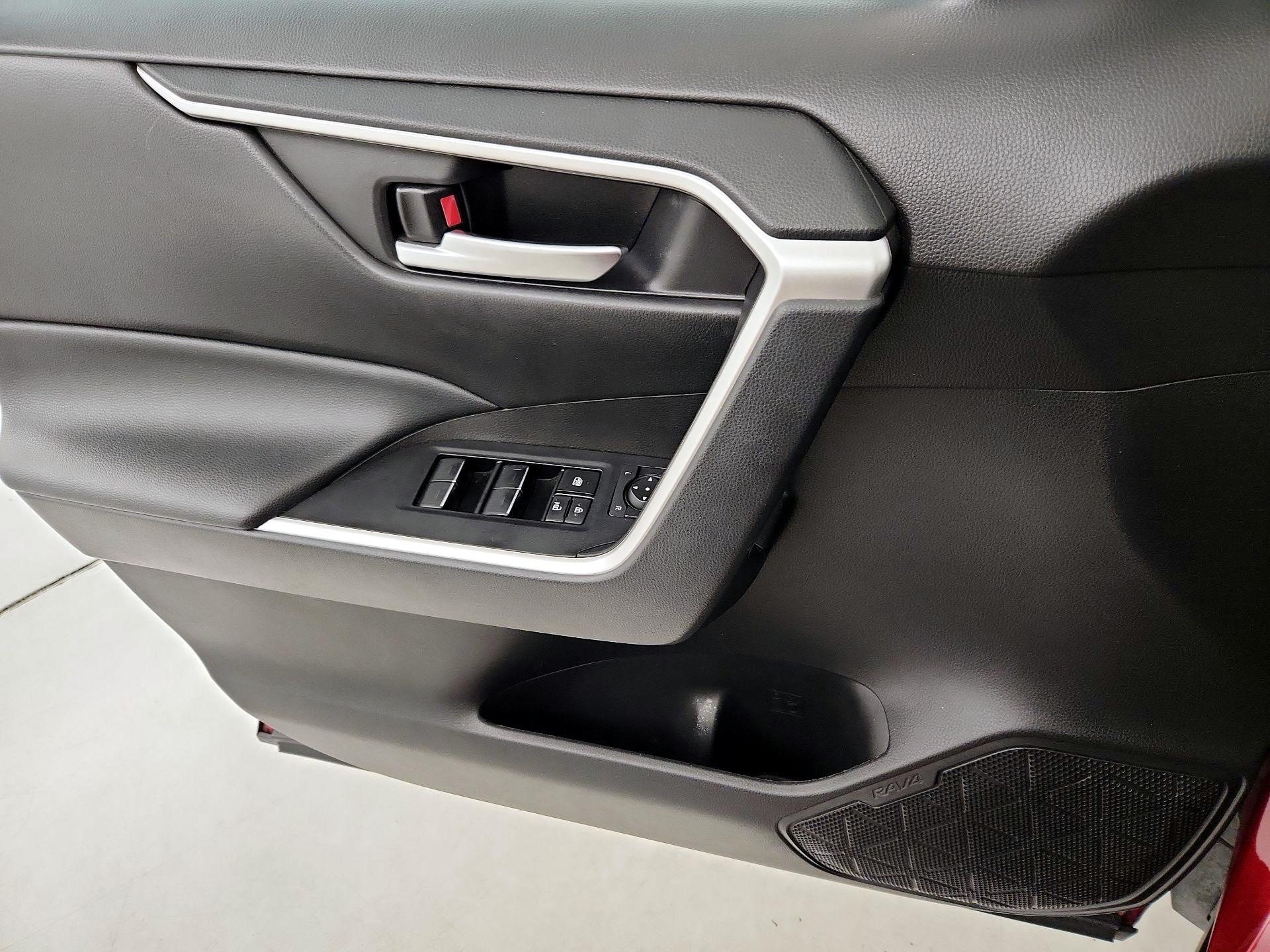 Thumbnail: 2023 Toyota RAV4 - 12