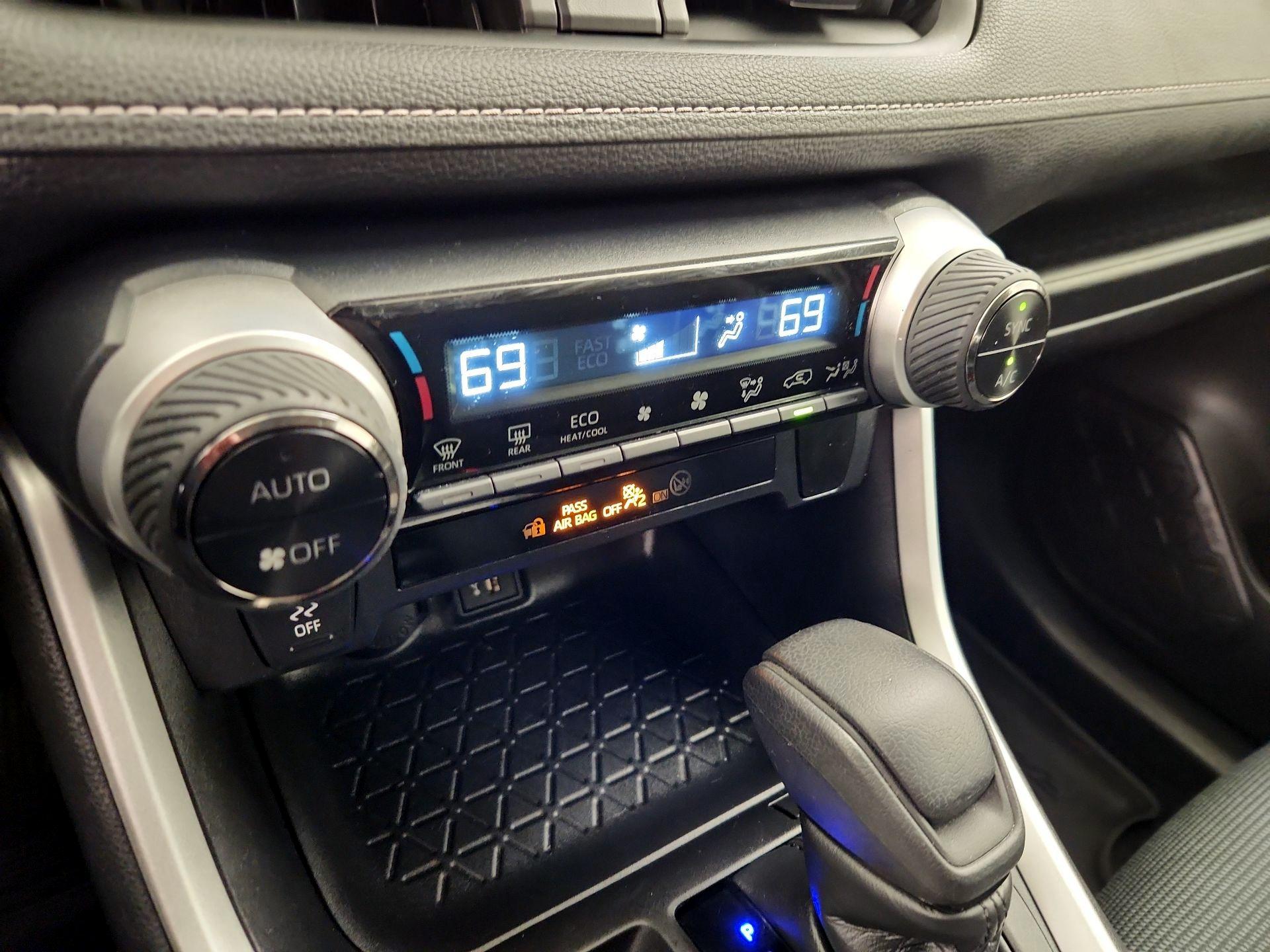 Thumbnail: 2024 Toyota RAV4 - 16