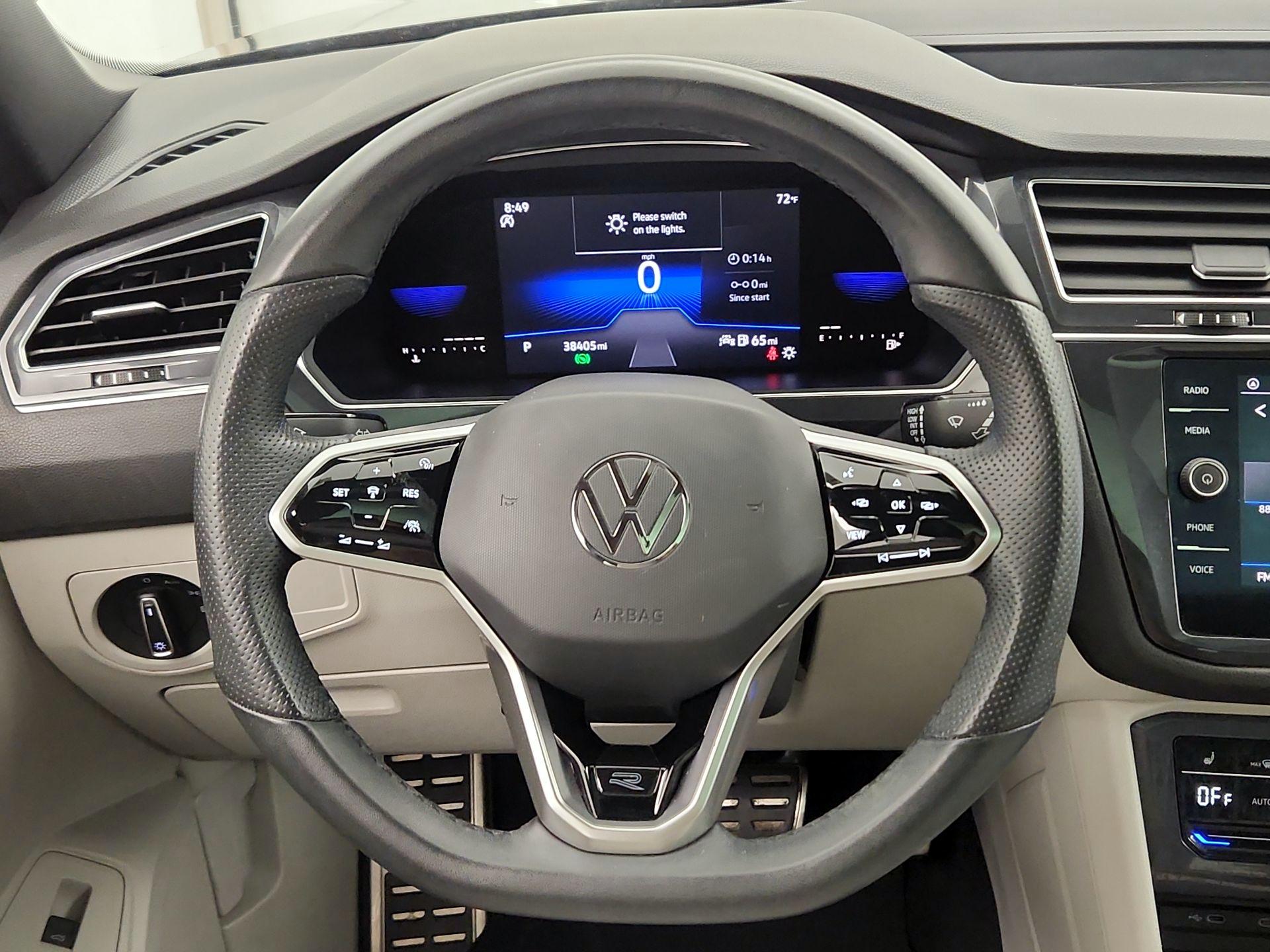 Thumbnail: 2022 Volkswagen Tiguan - 10