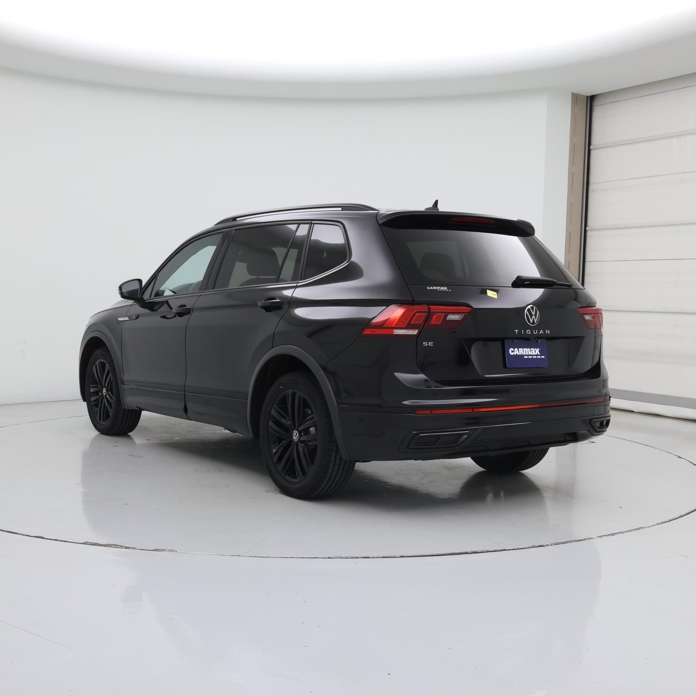 Thumbnail: 2022 Volkswagen Tiguan - 2
