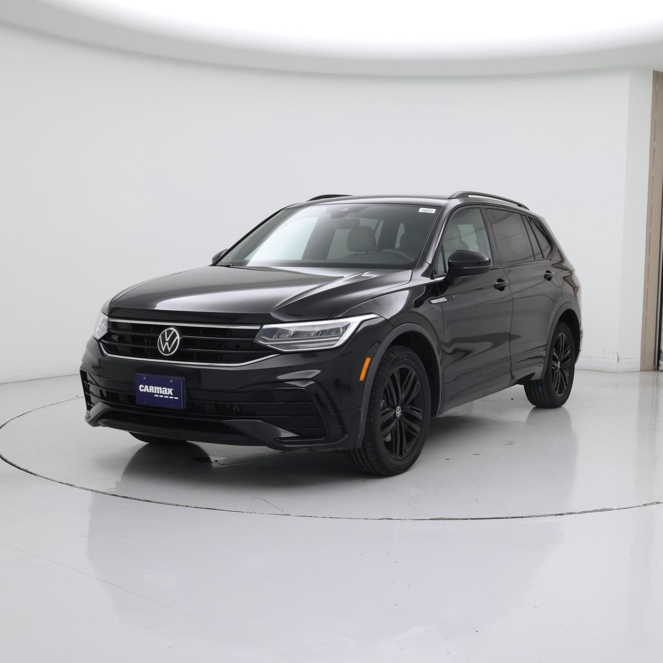 Thumbnail: 2022 Volkswagen Tiguan - 4