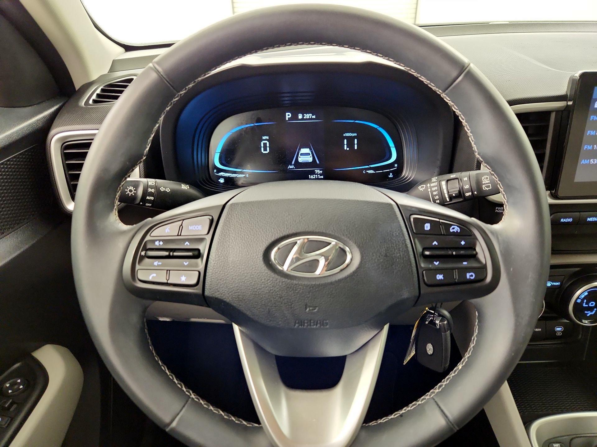 Thumbnail: 2023 Hyundai Venue - 10