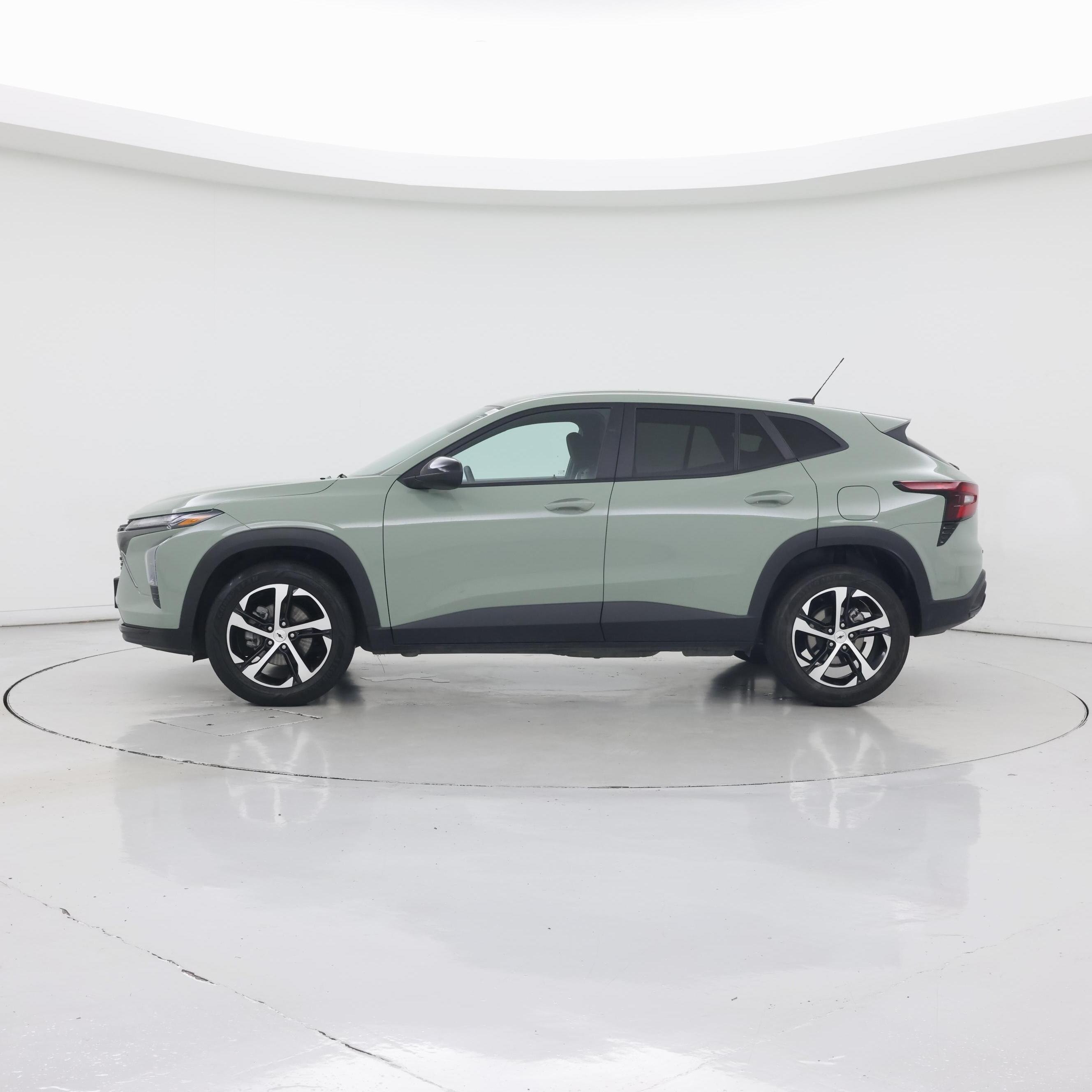 Thumbnail: 2024 Chevrolet Trax - 3