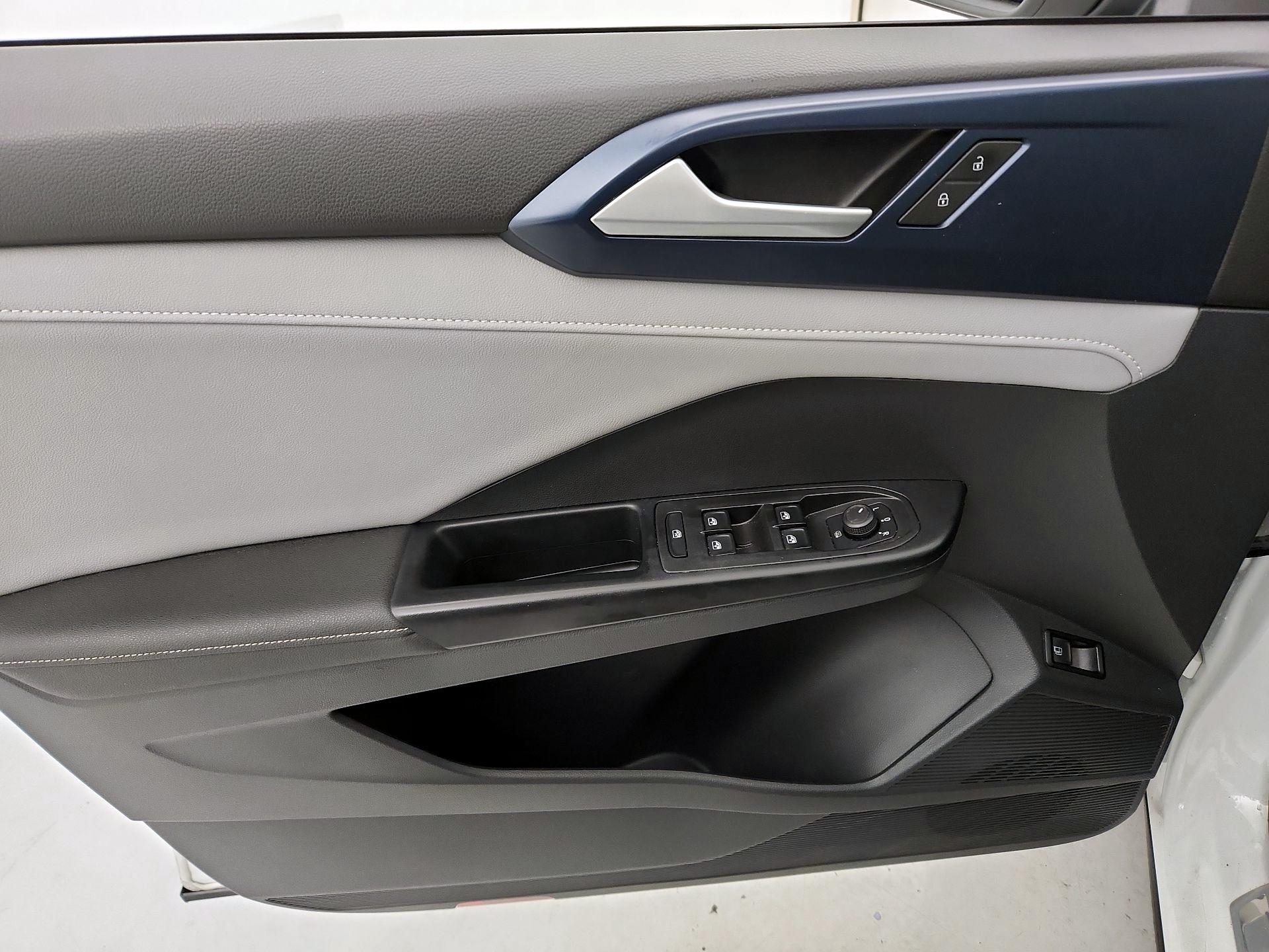 Thumbnail: 2024 Volkswagen Taos - 12