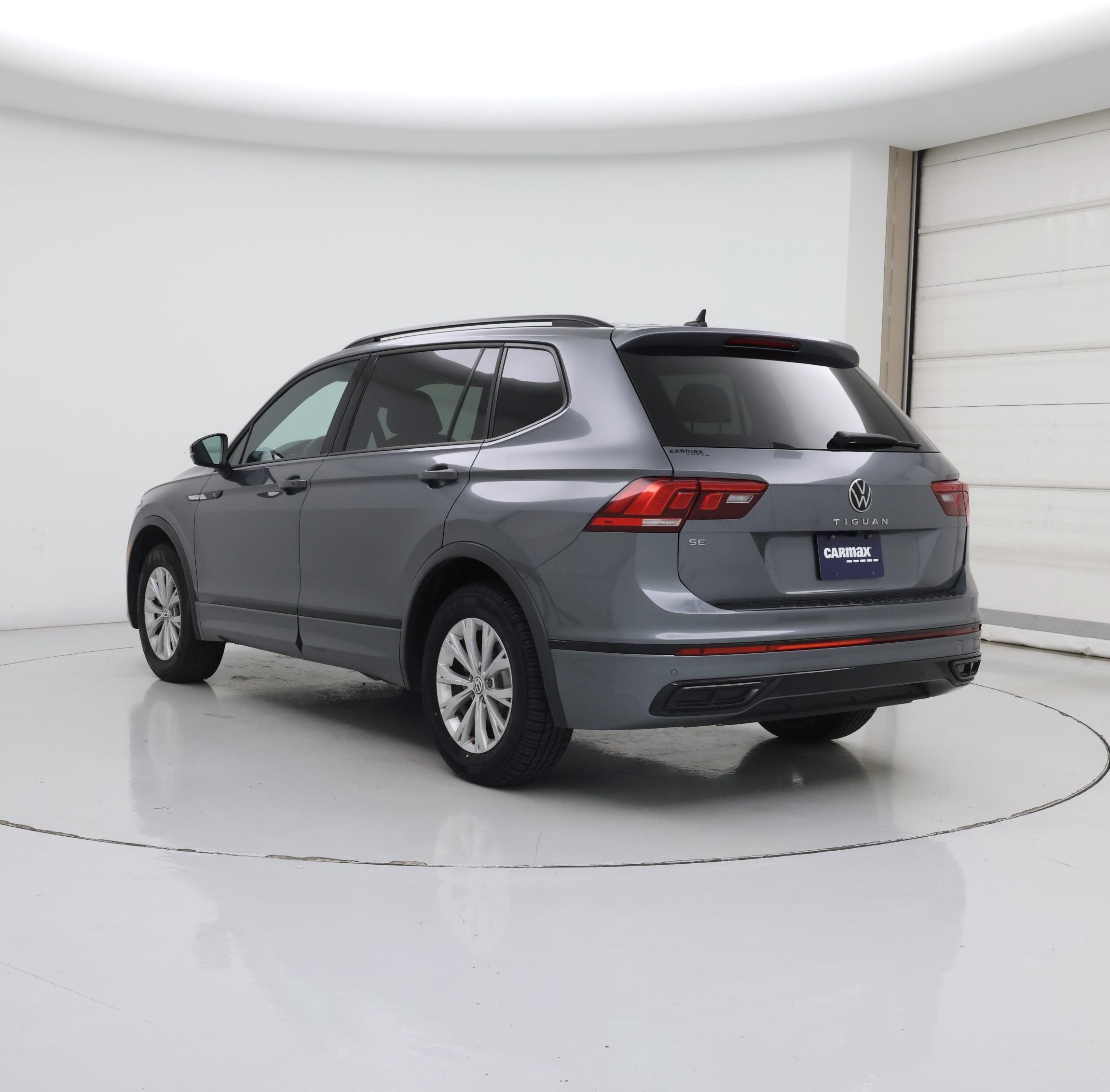 Thumbnail: 2023 Volkswagen Tiguan - 2