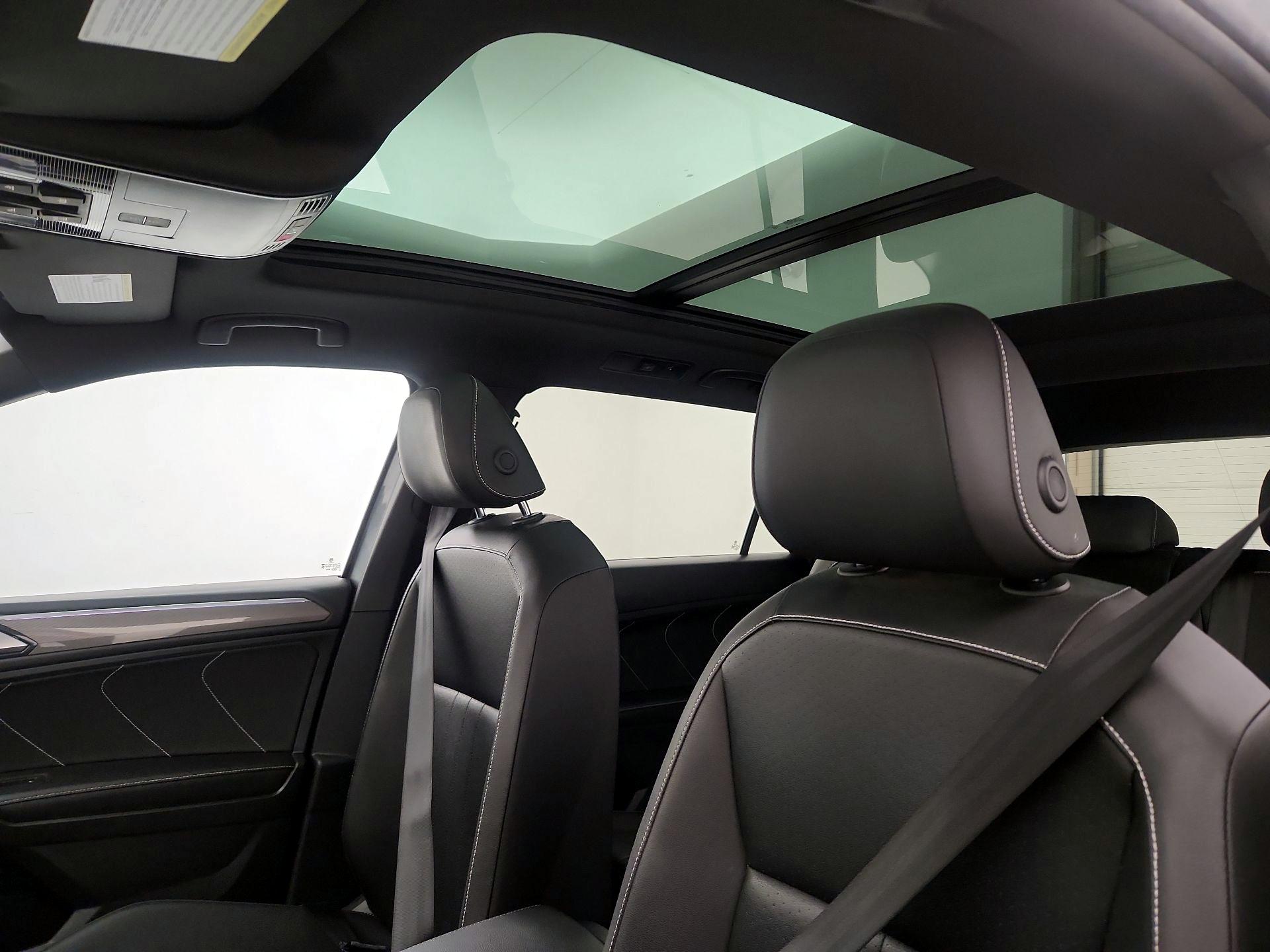 Thumbnail: 2023 Volkswagen Tiguan - 19