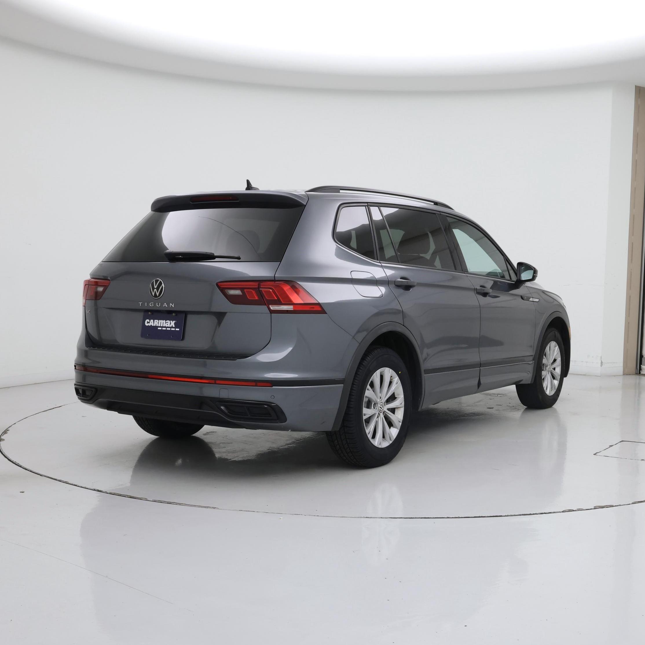 Thumbnail: 2023 Volkswagen Tiguan - 8