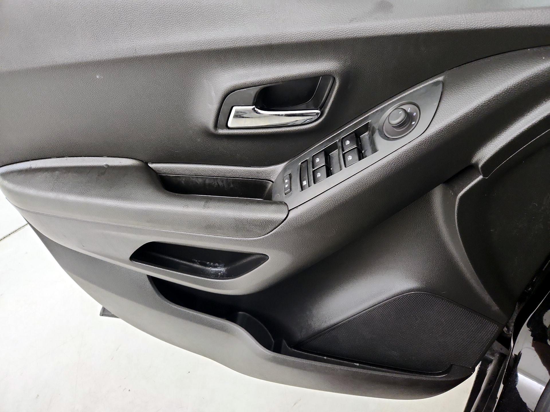 Thumbnail: 2021 Chevrolet Trax - 12