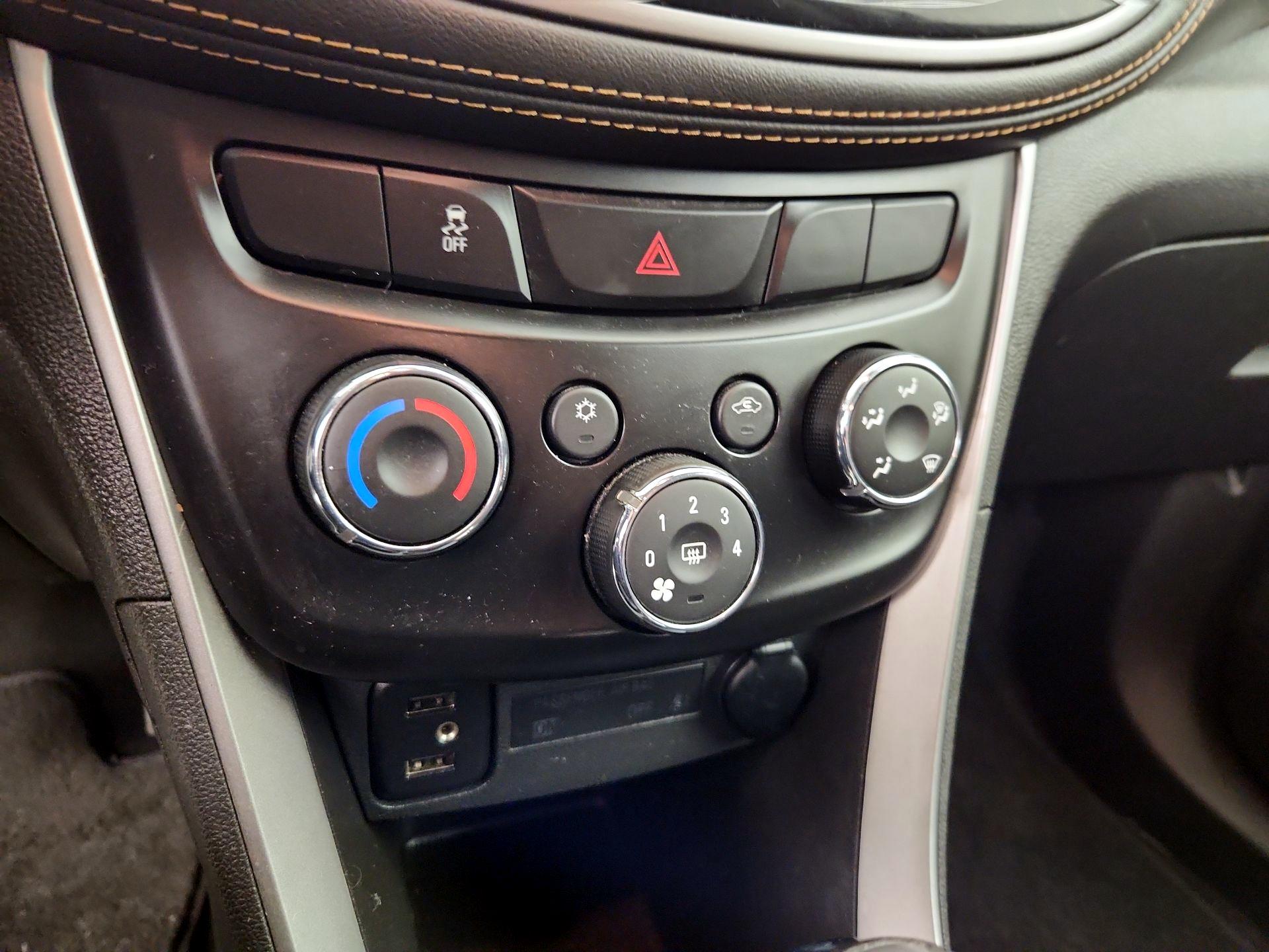 Thumbnail: 2021 Chevrolet Trax - 16