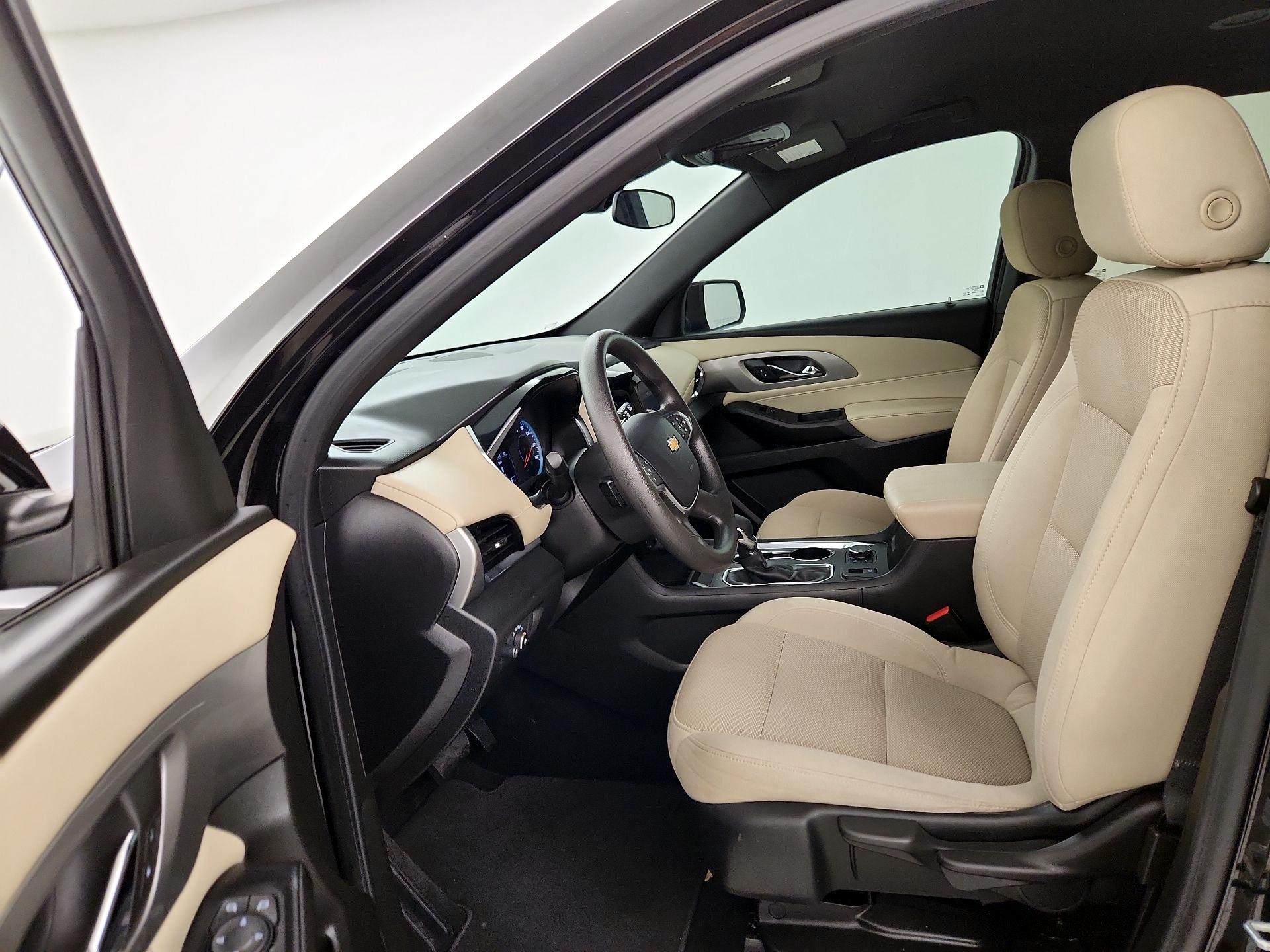 Thumbnail: 2023 Chevrolet Traverse - 11
