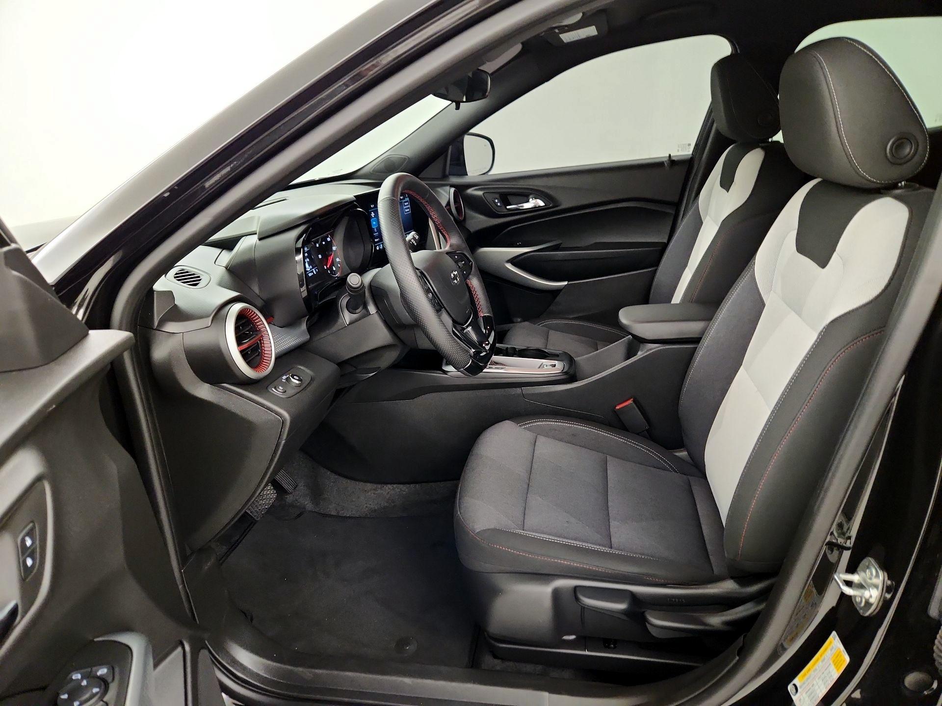 Thumbnail: 2025 Chevrolet Trax - 11