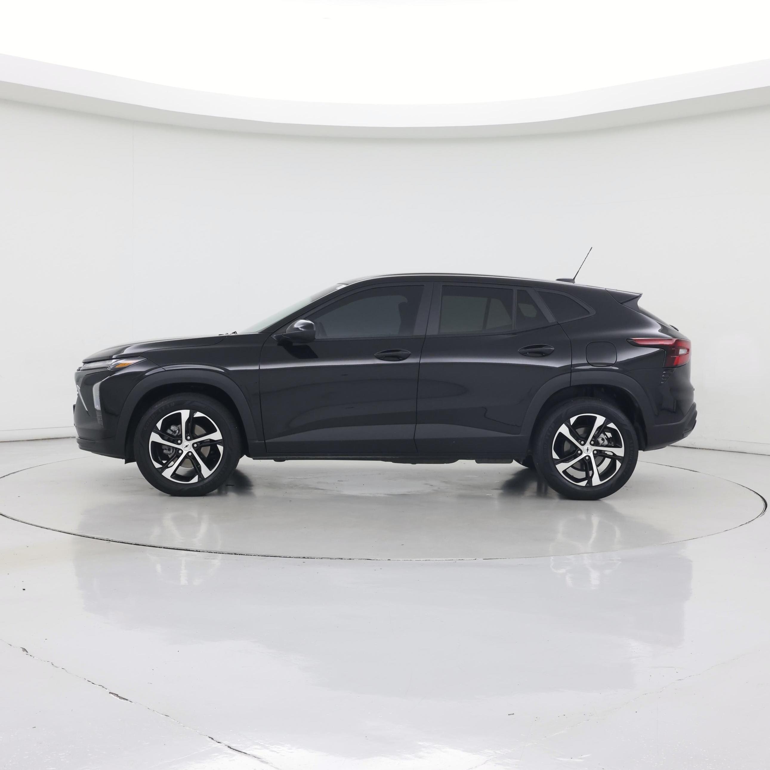 Thumbnail: 2025 Chevrolet Trax - 3