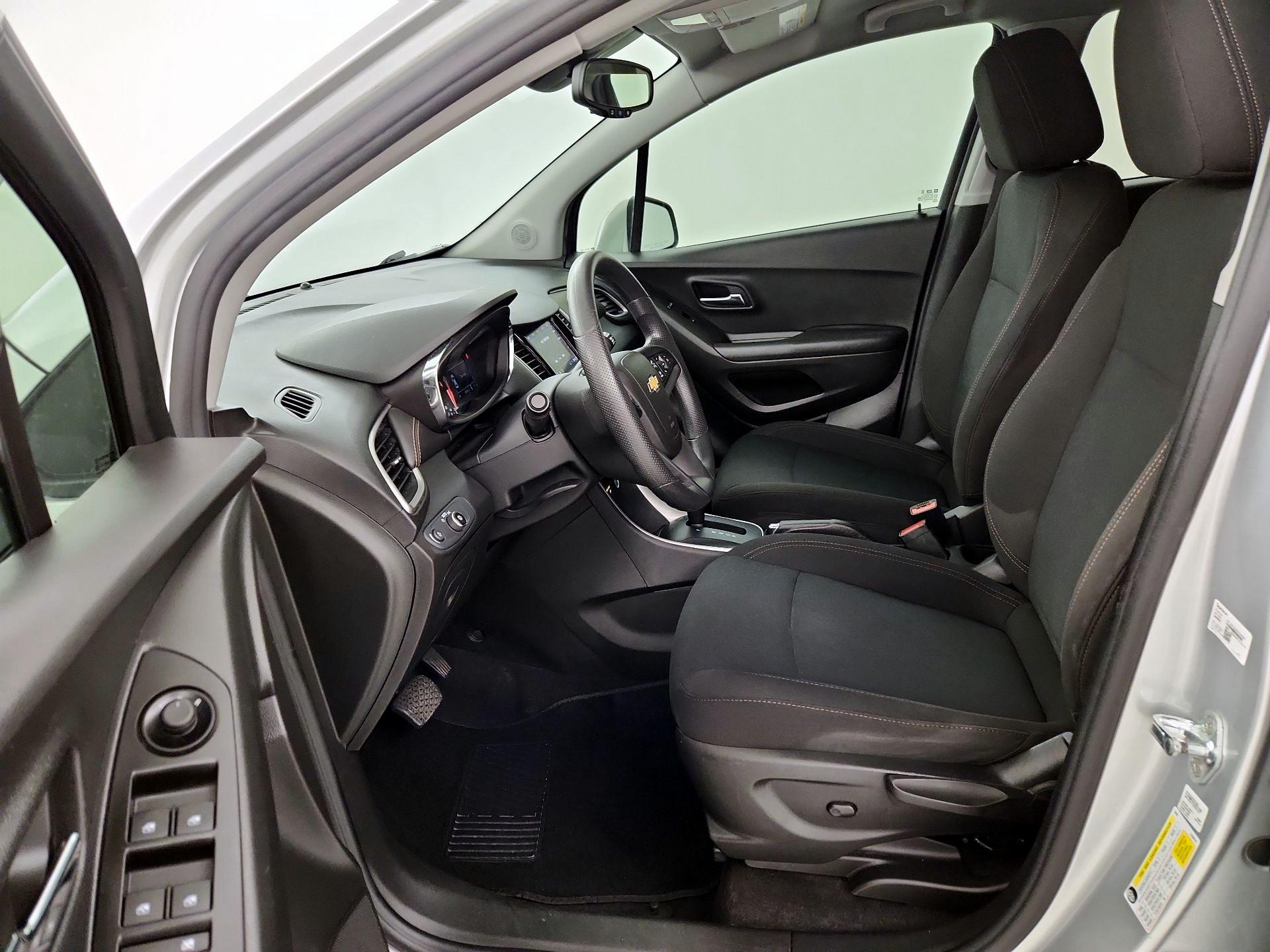 Thumbnail: 2022 Chevrolet Trax - 11