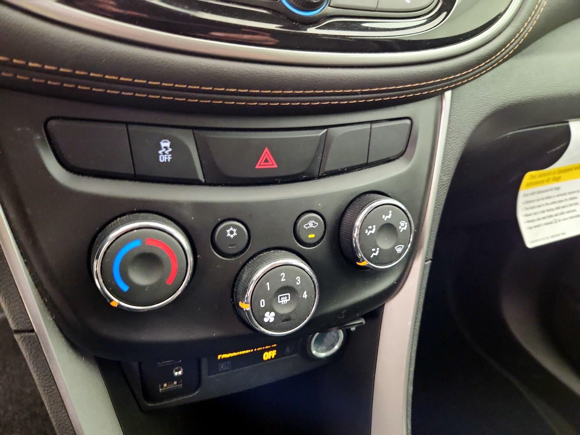 Thumbnail: 2022 Chevrolet Trax - 16