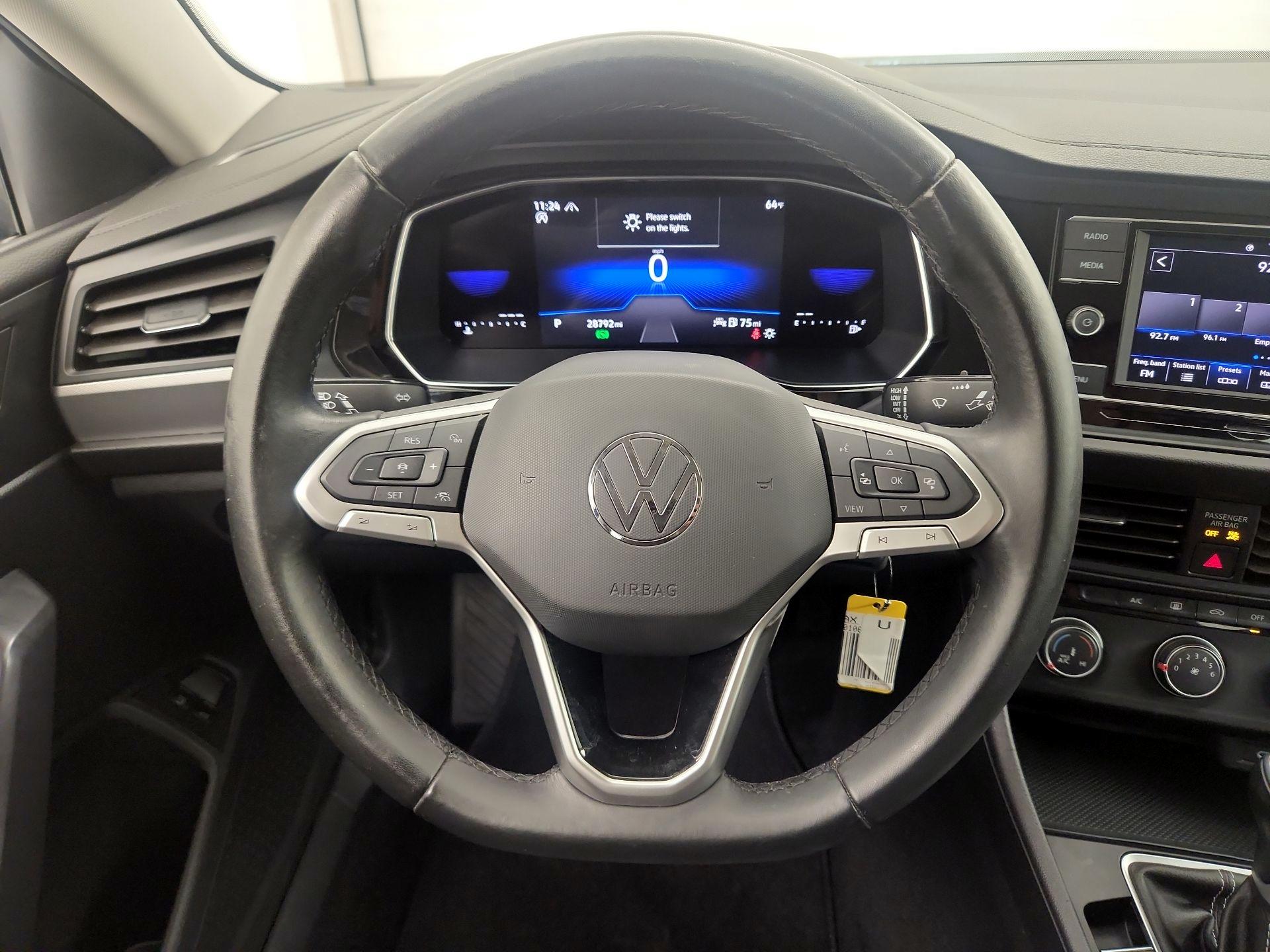 Thumbnail: 2024 Volkswagen Jetta - 10