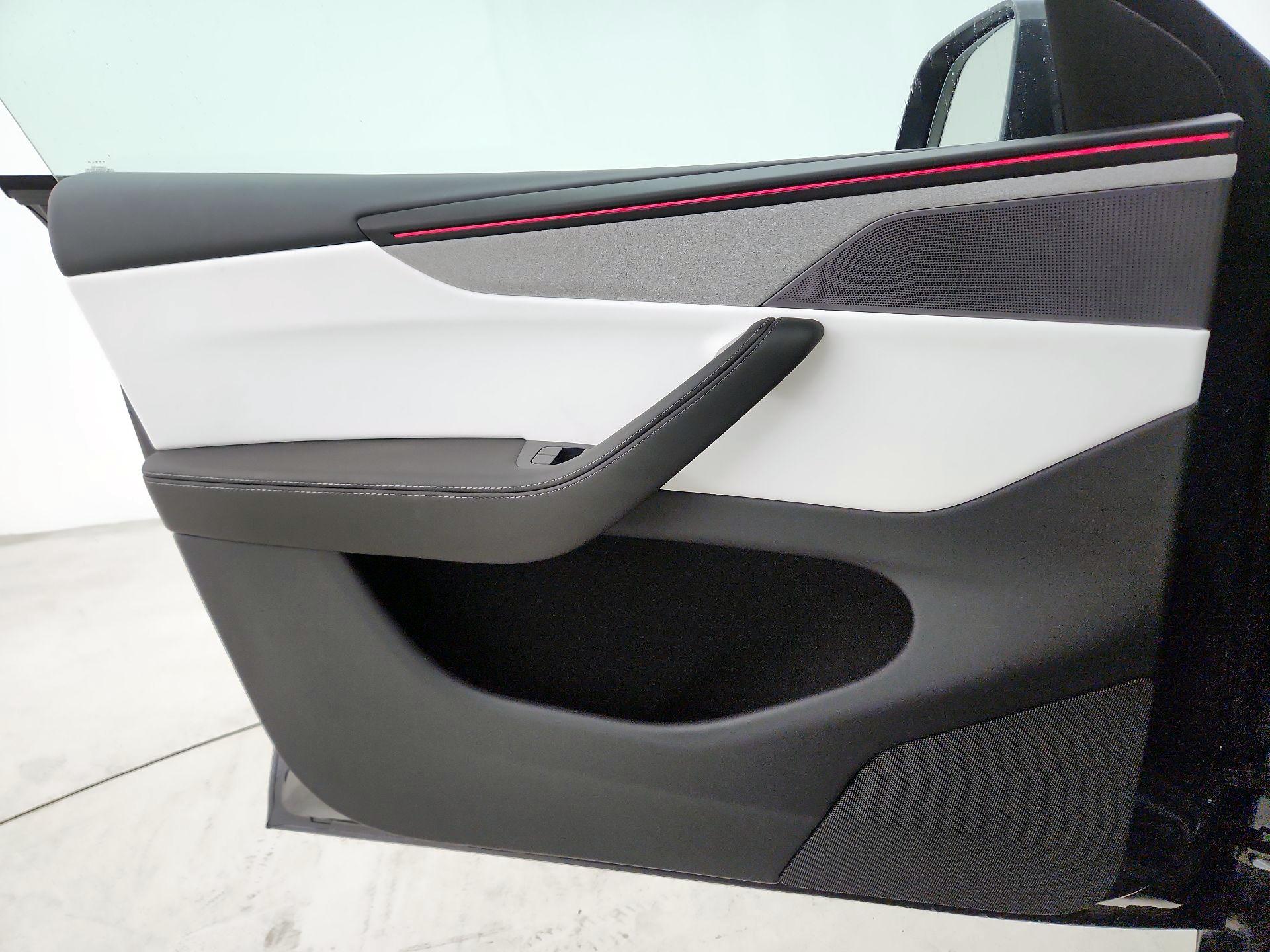 Thumbnail: 2026 Tesla Model Y - 12
