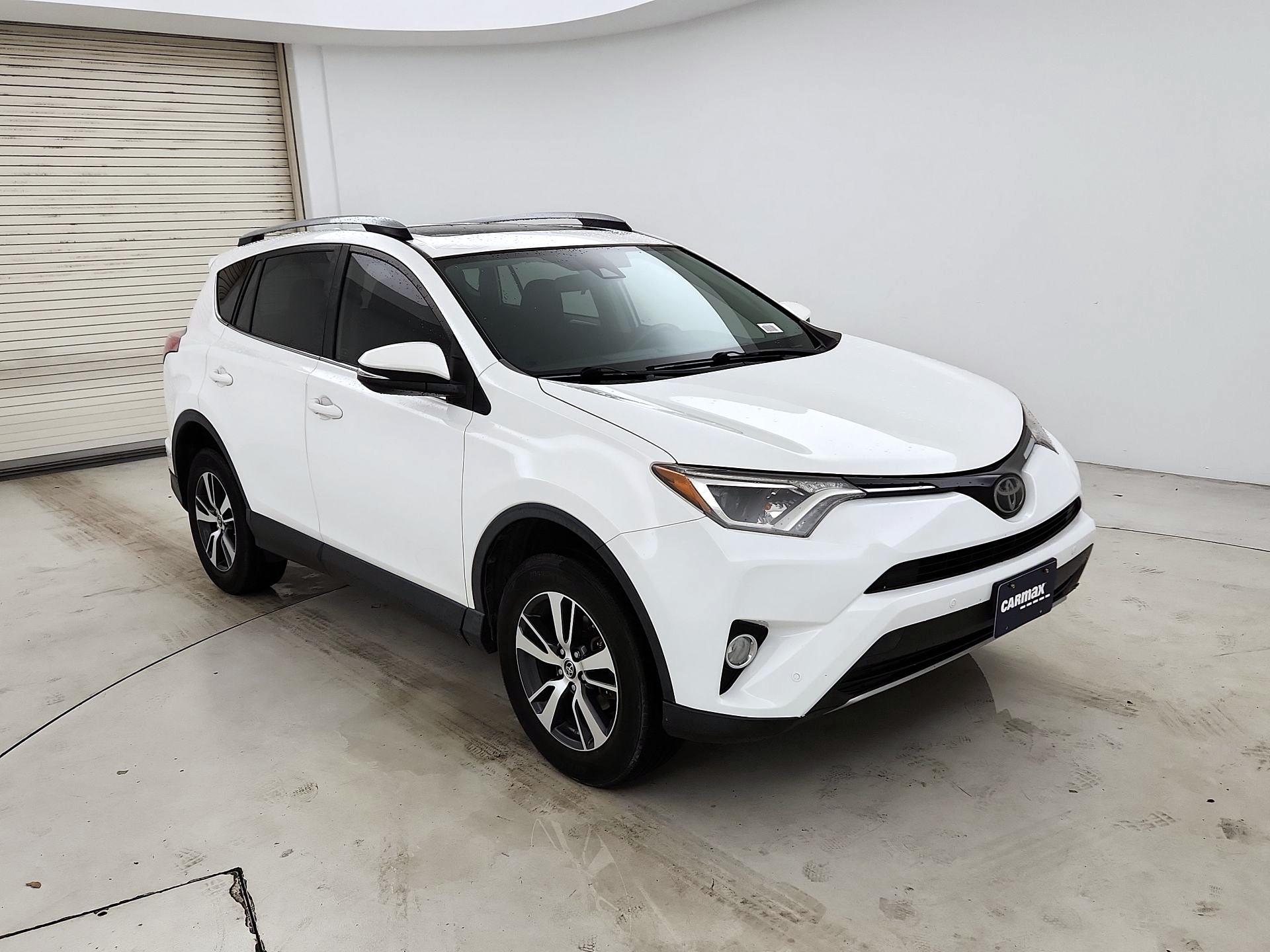 Thumbnail: 2018 Toyota RAV4 - 1