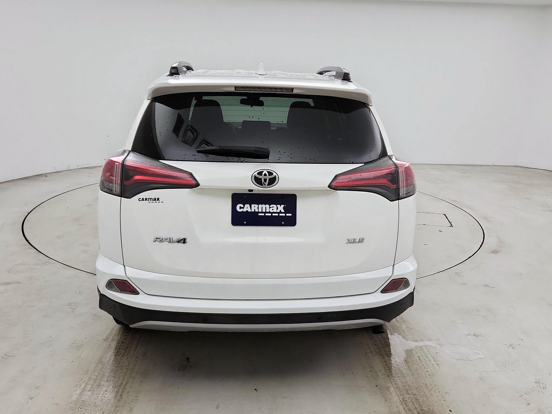 Thumbnail: 2018 Toyota RAV4 - 6
