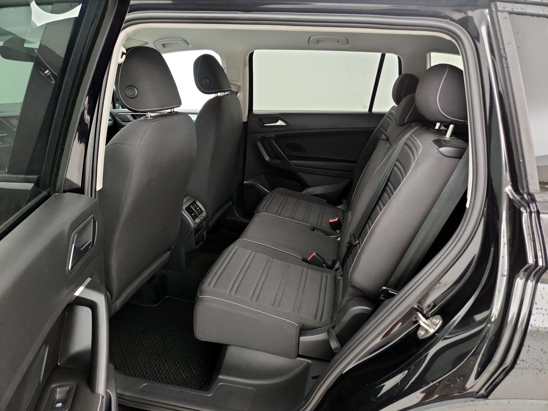 Thumbnail: 2023 Volkswagen Tiguan - 19