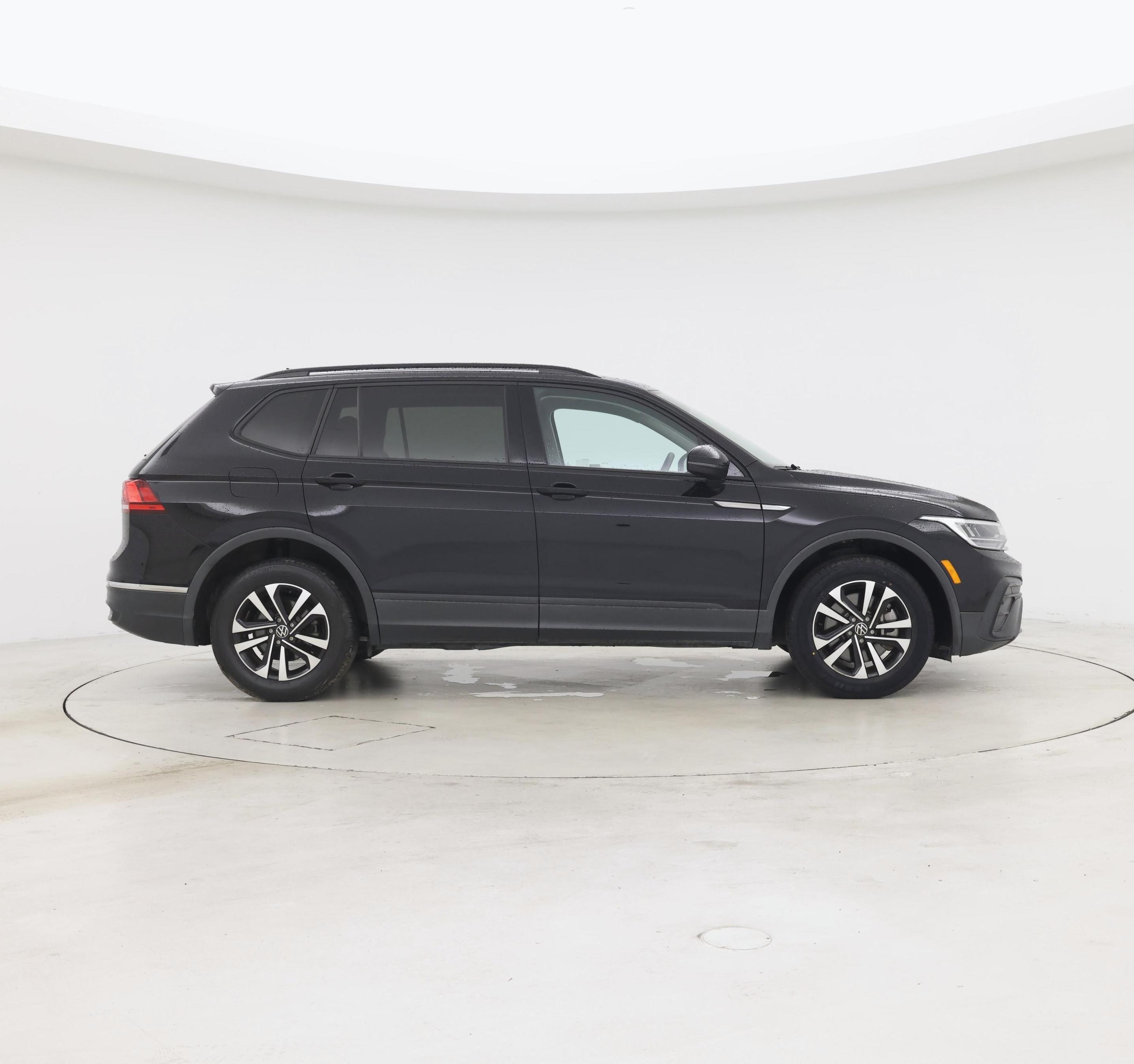 Thumbnail: 2023 Volkswagen Tiguan - 7