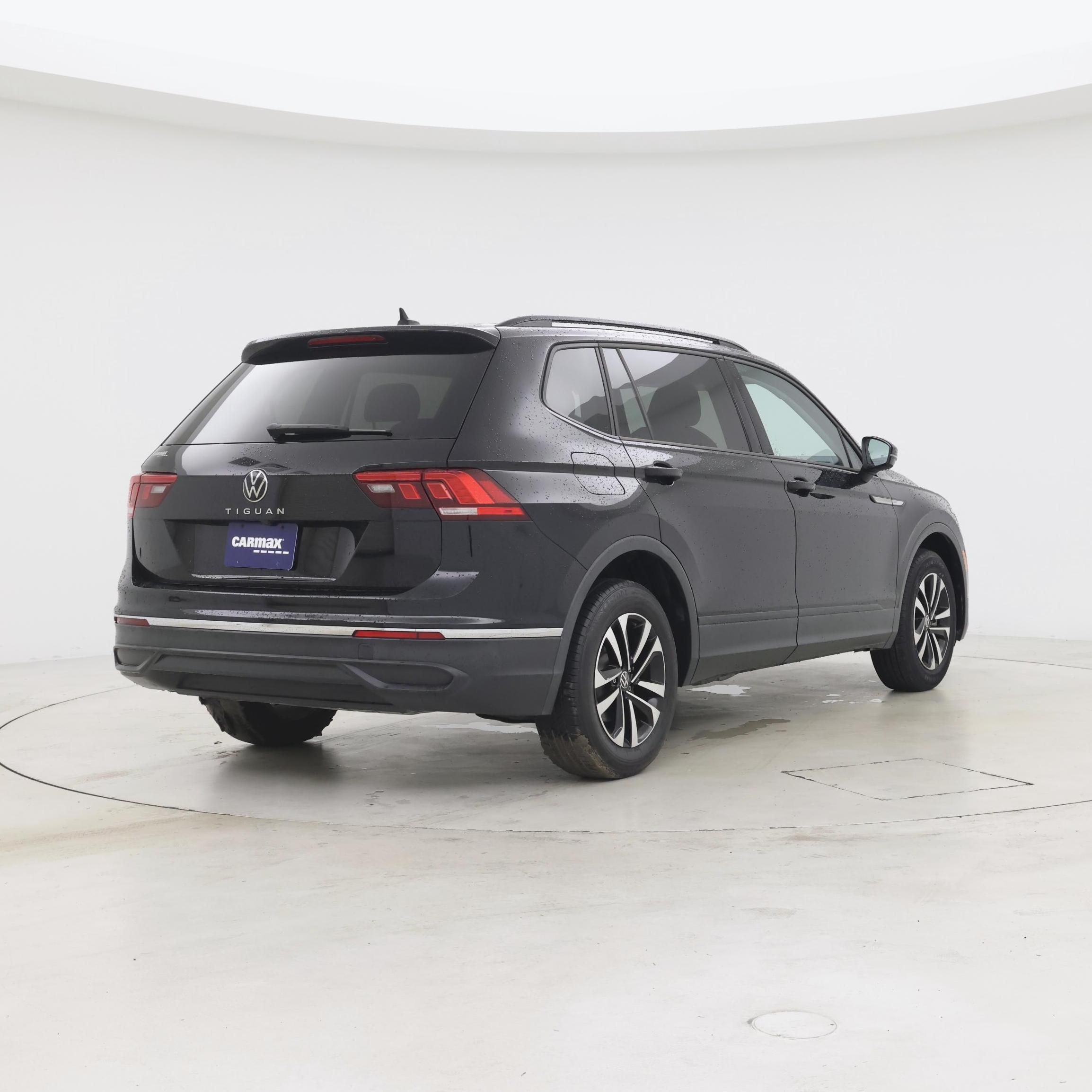 Thumbnail: 2023 Volkswagen Tiguan - 8