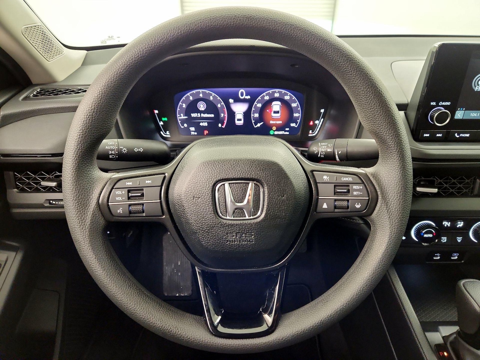 2025 Honda Accord SE - Photo 11