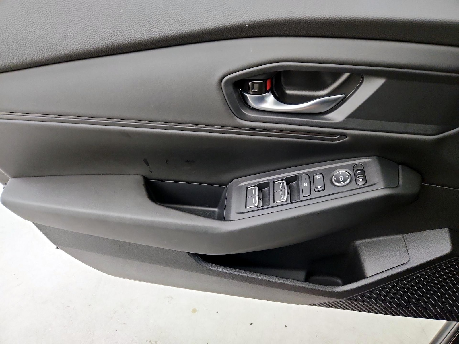 2025 Honda Accord SE - Photo 13