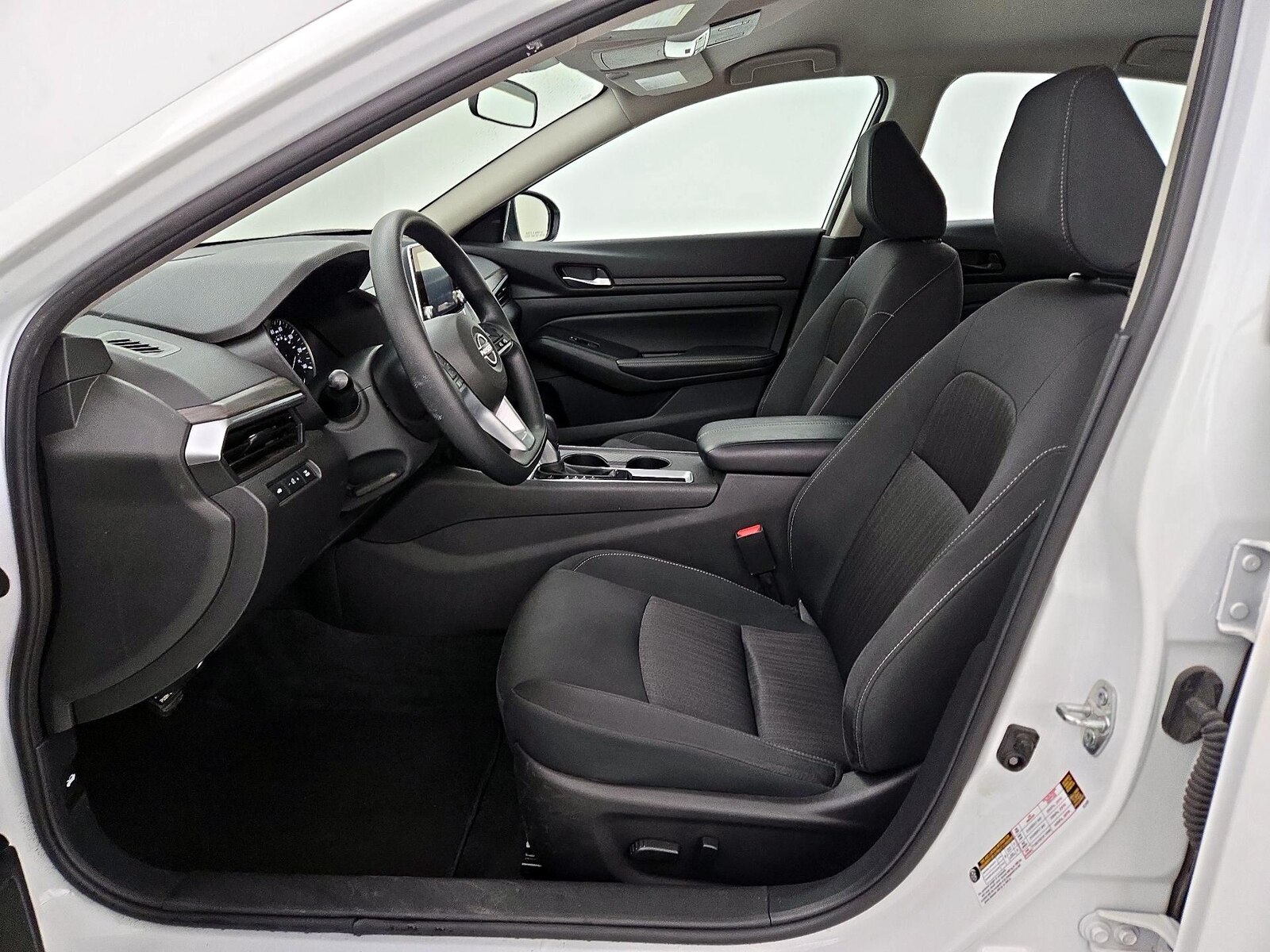2025 Nissan Altima SV - Photo 12