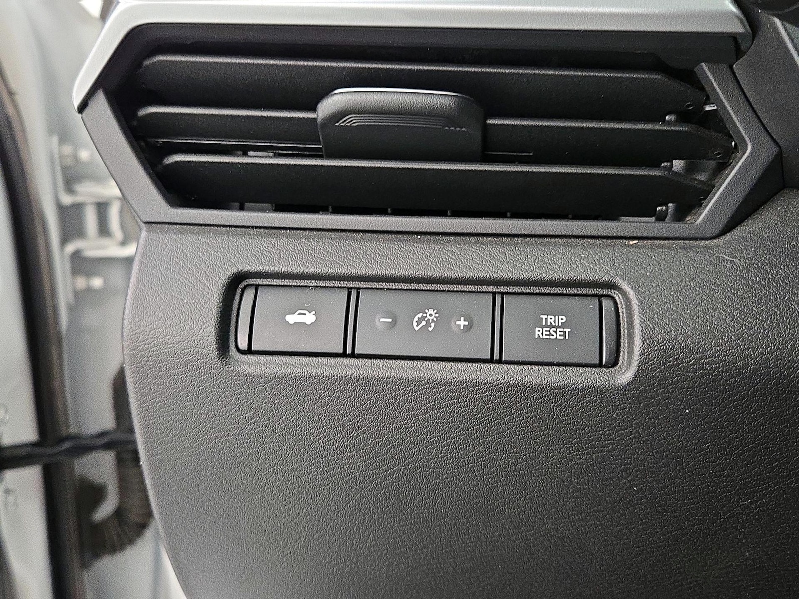 2025 Nissan Altima SV - Photo 14