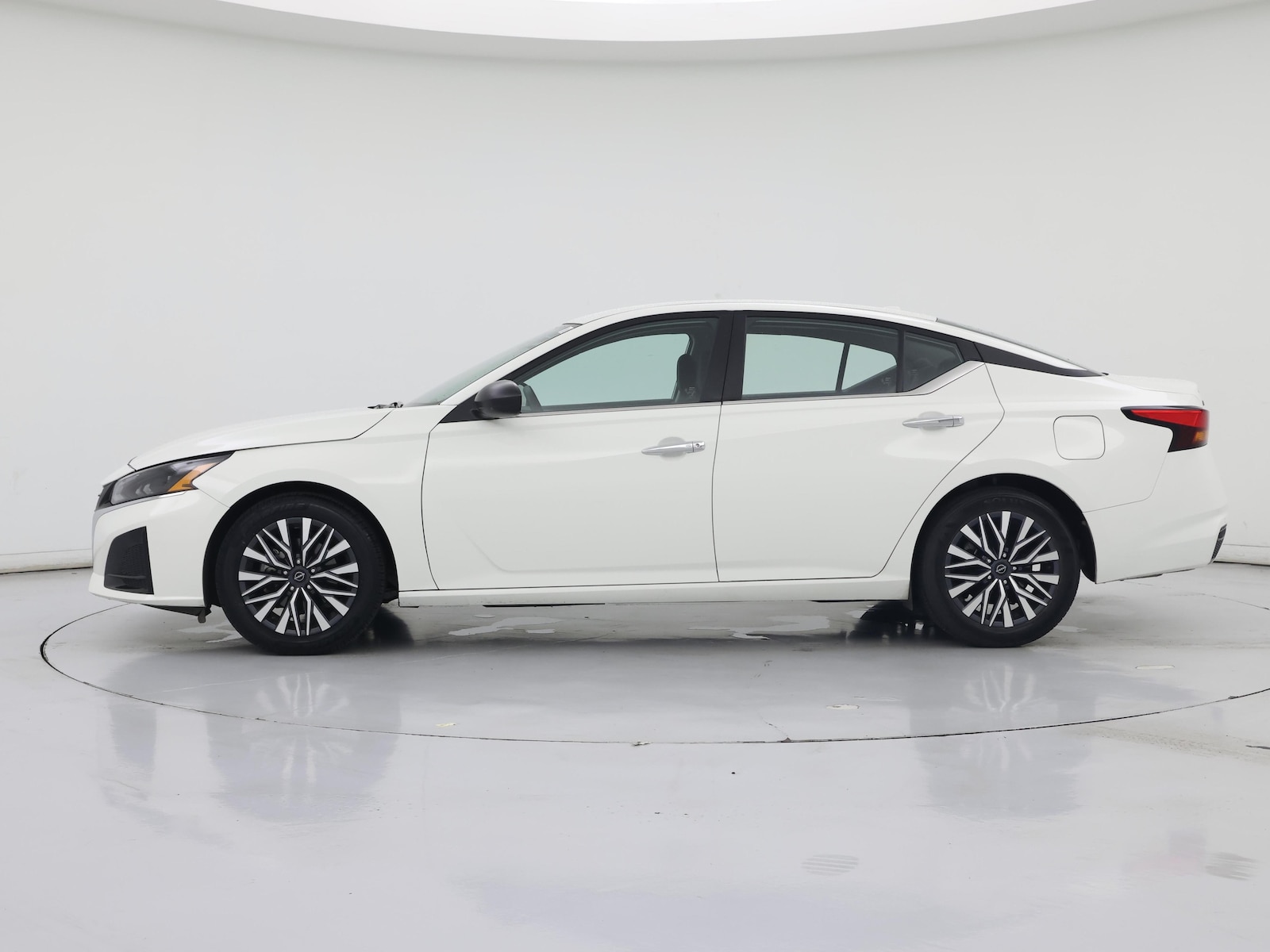 2025 Nissan Altima SV - Photo 4