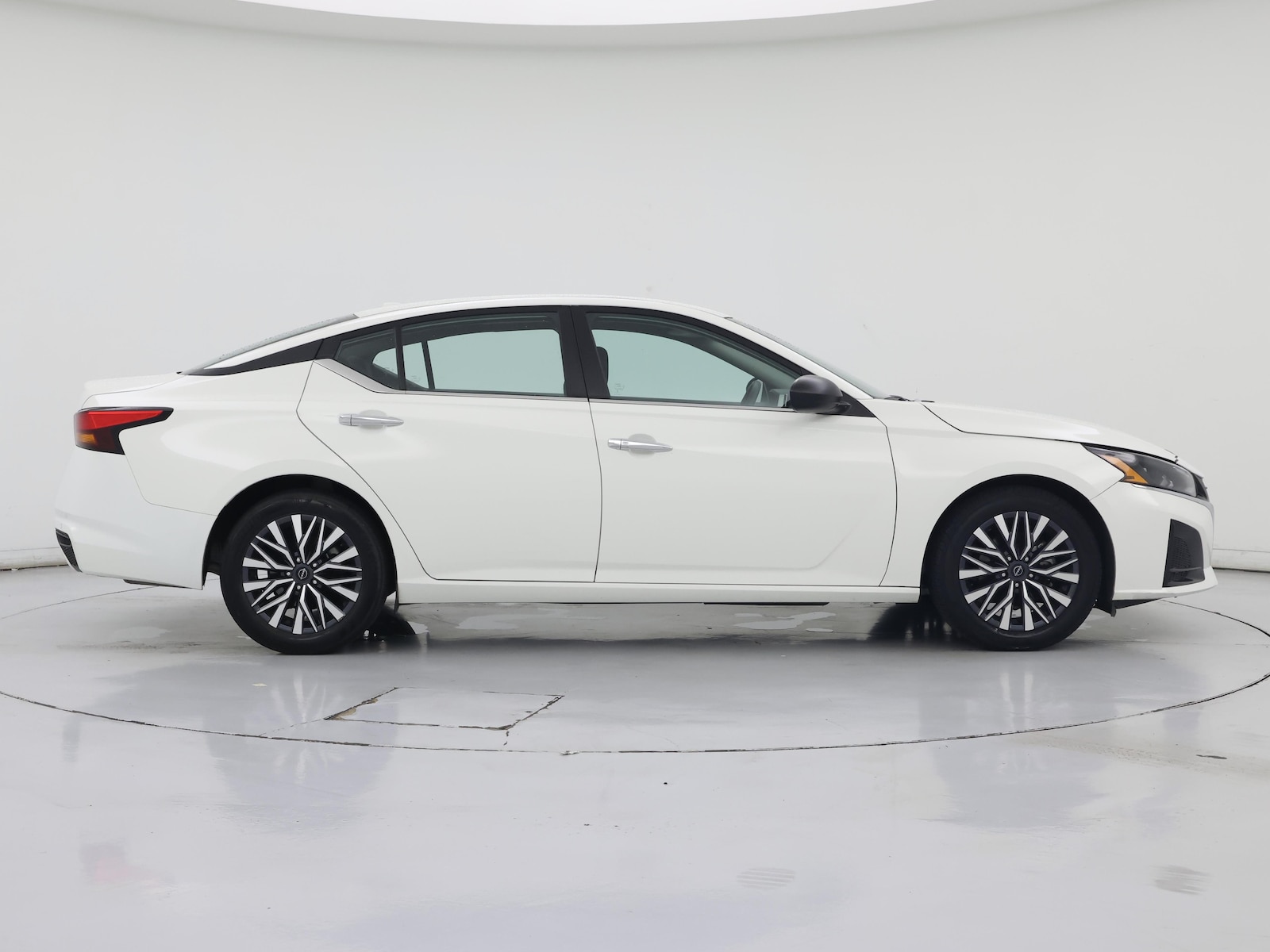 2025 Nissan Altima SV - Photo 8