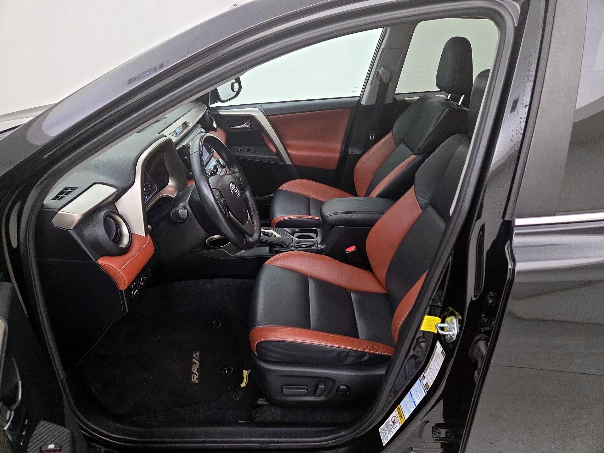 Thumbnail: 2015 Toyota RAV4 - 11