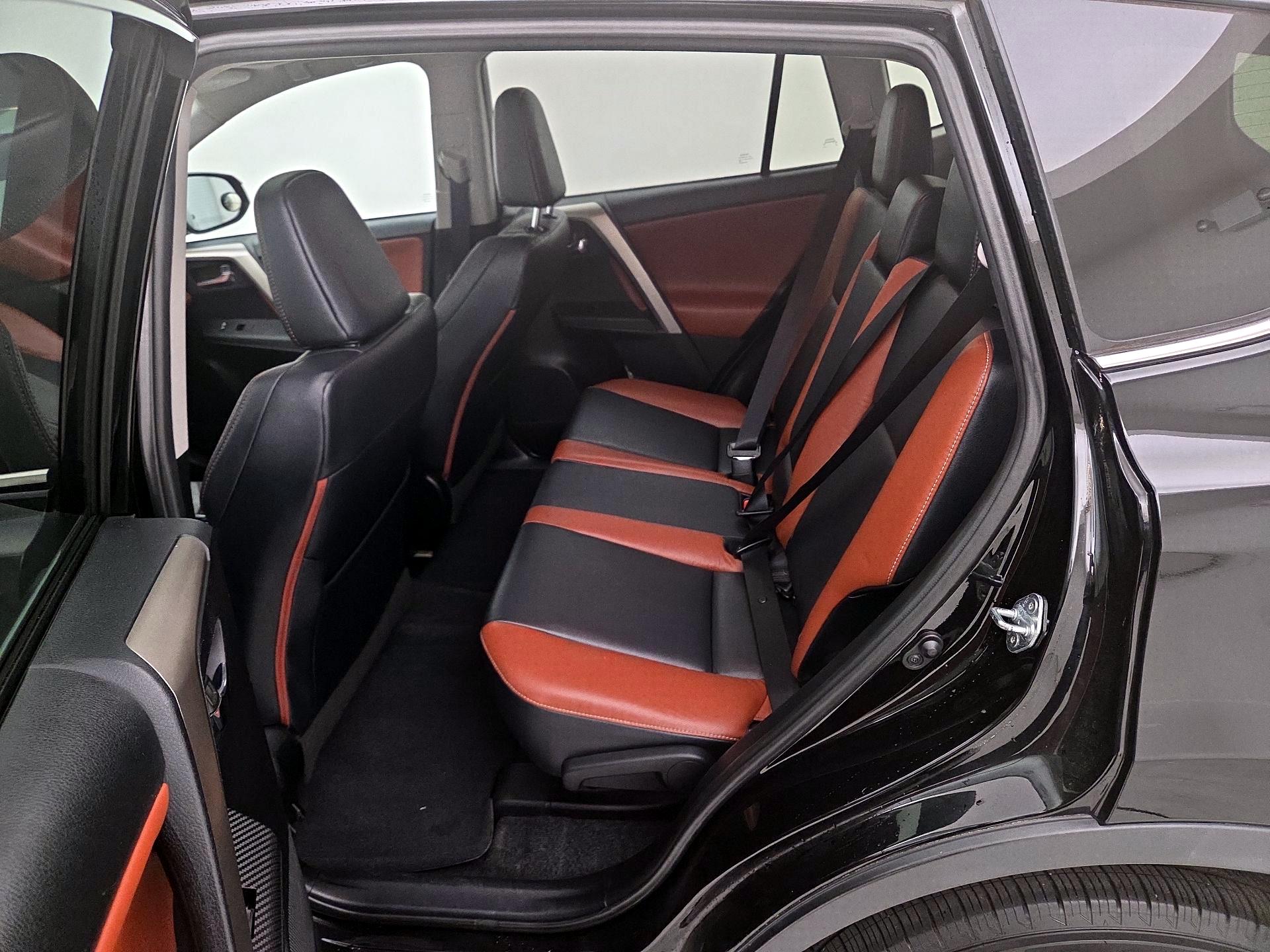 Thumbnail: 2015 Toyota RAV4 - 20