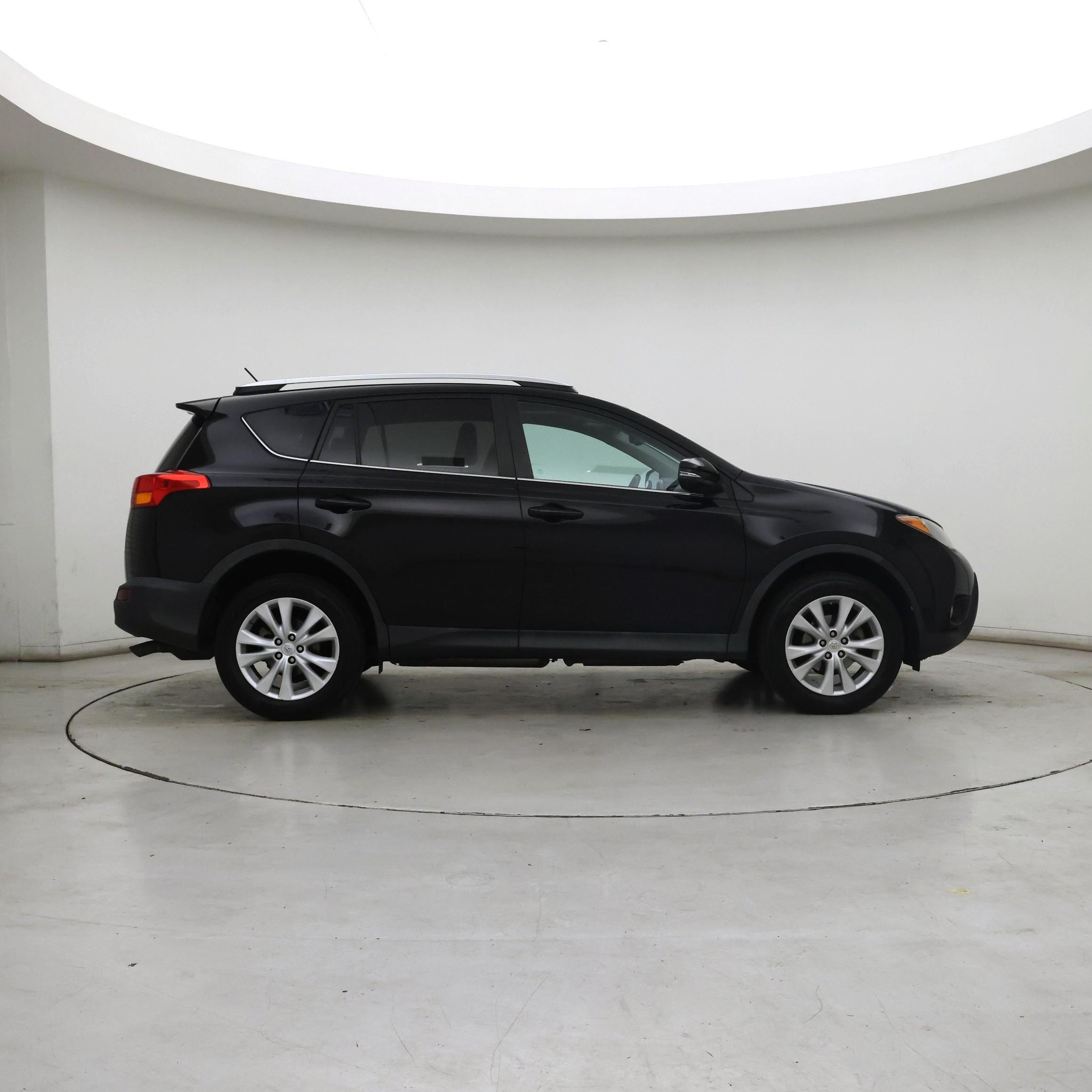 Thumbnail: 2015 Toyota RAV4 - 7