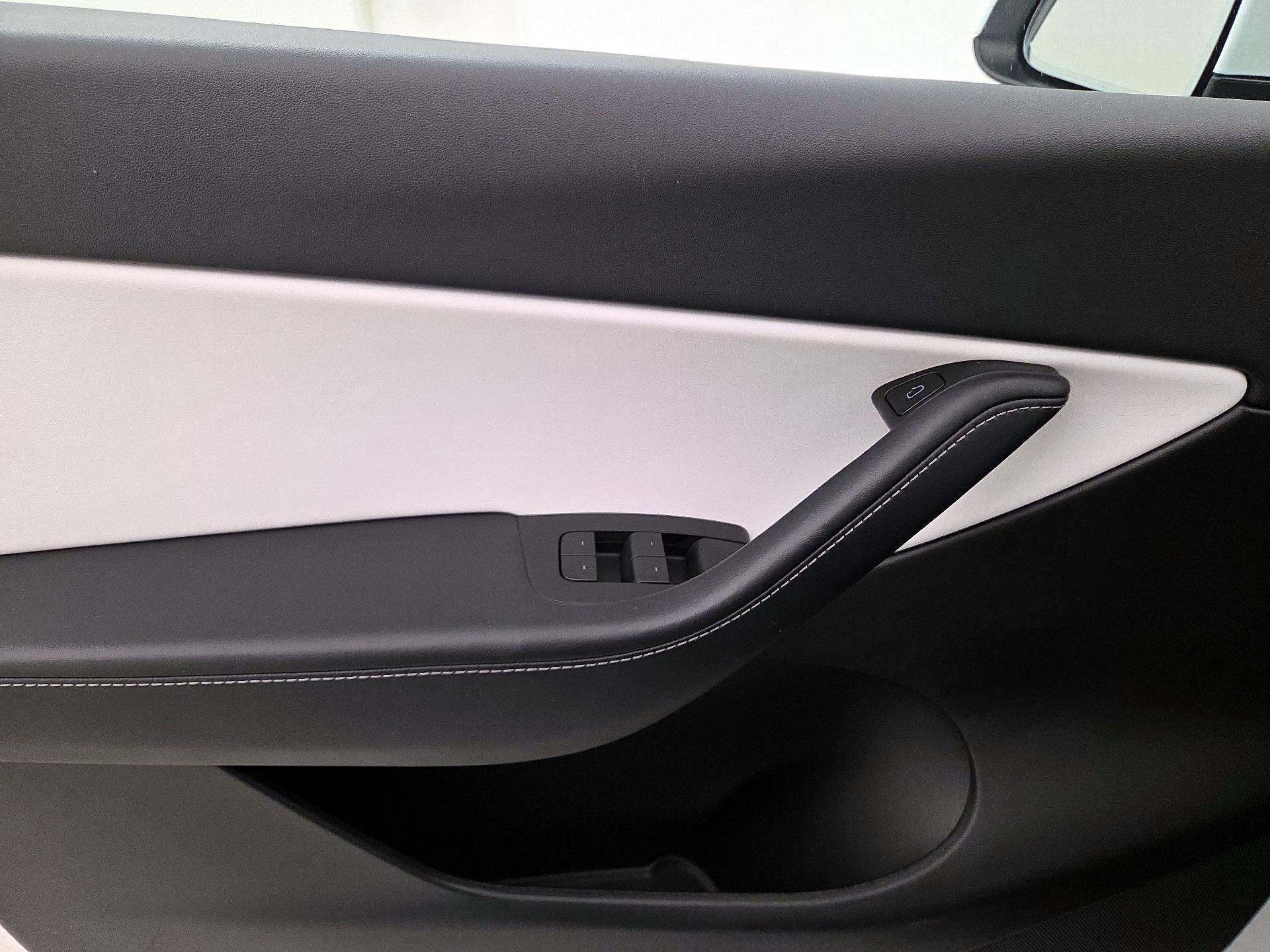 Thumbnail: 2022 Tesla Model Y - 12
