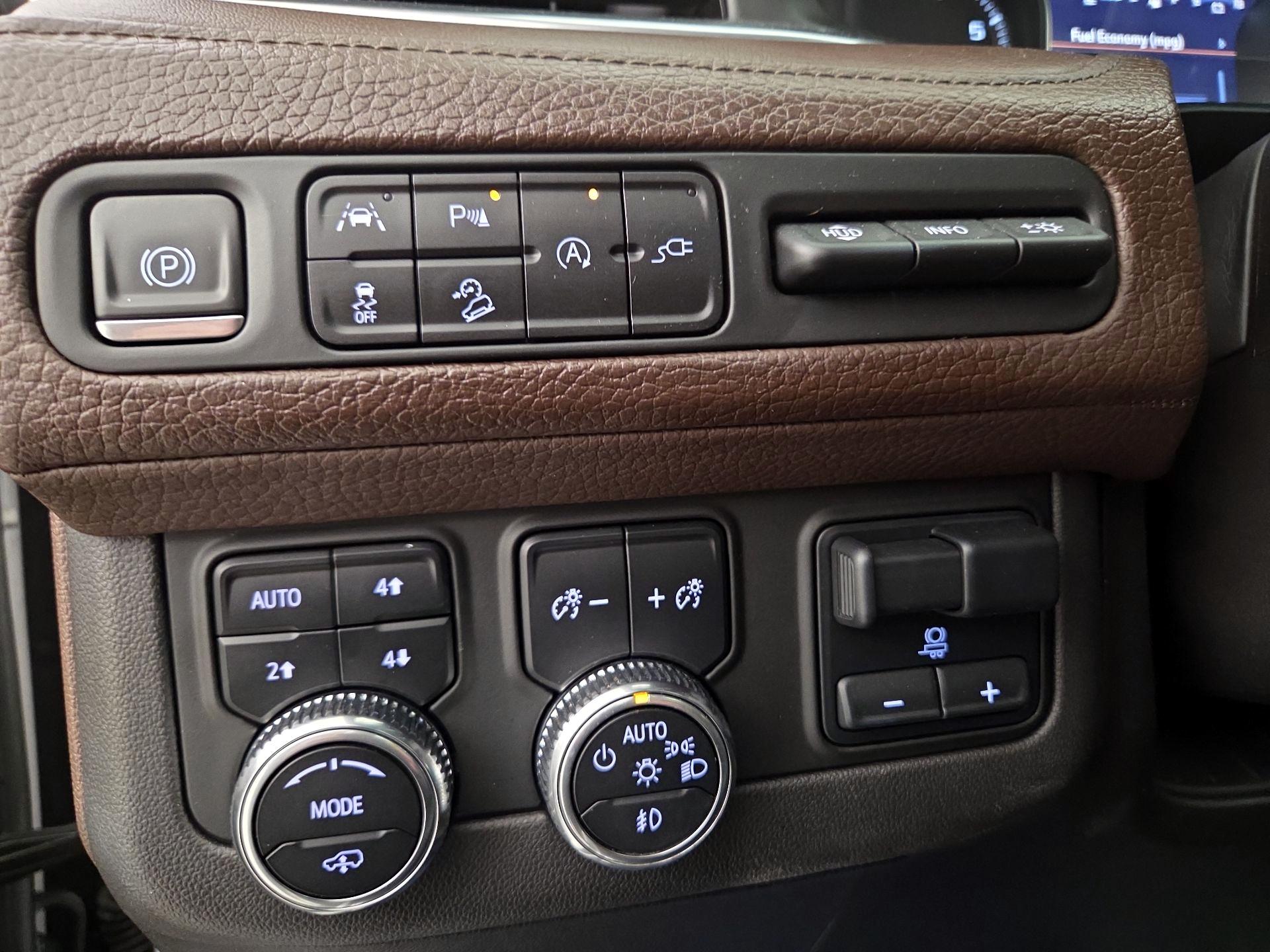 Thumbnail: 2021 GMC Yukon XL - 13