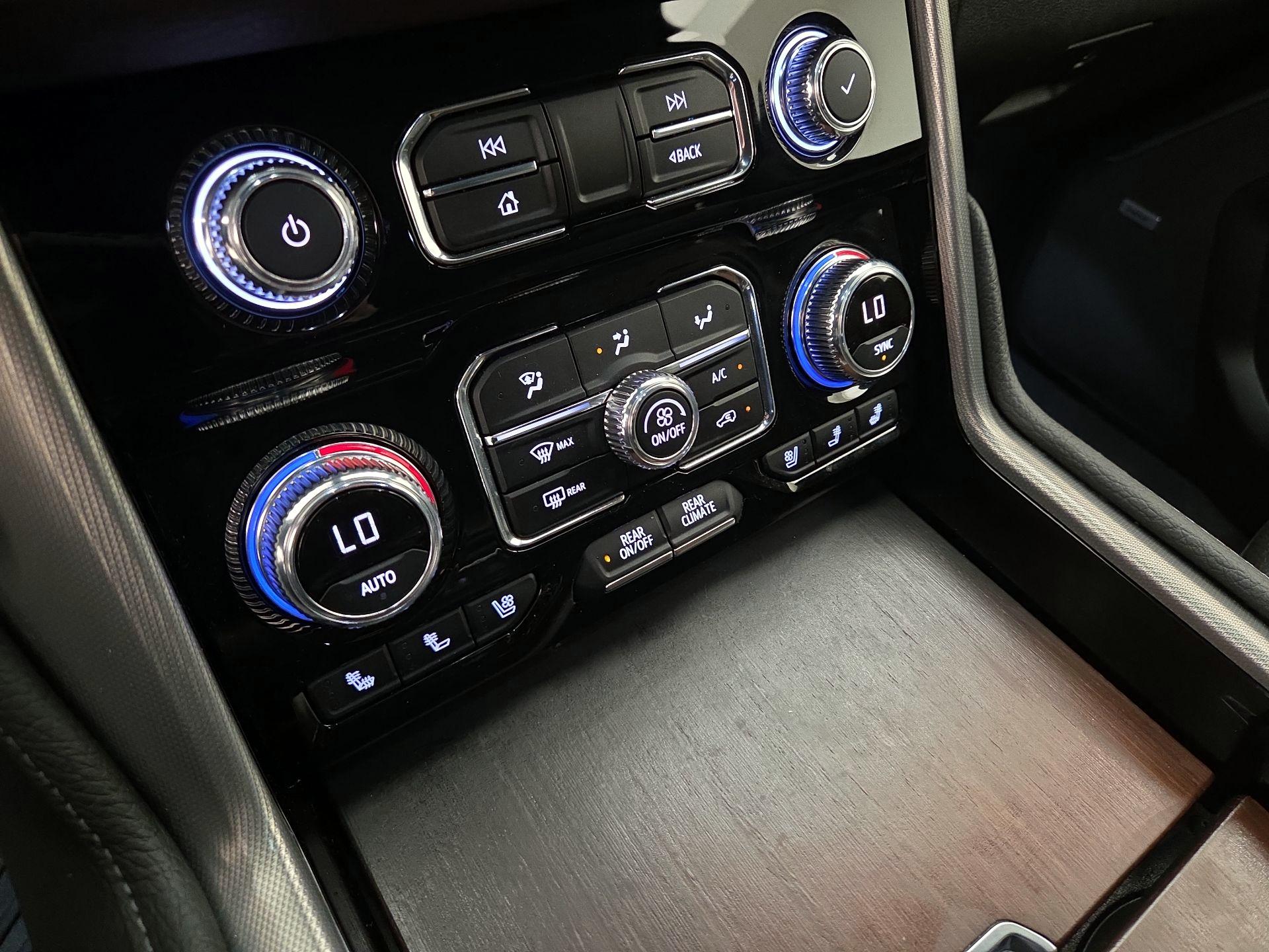 Thumbnail: 2021 GMC Yukon XL - 16