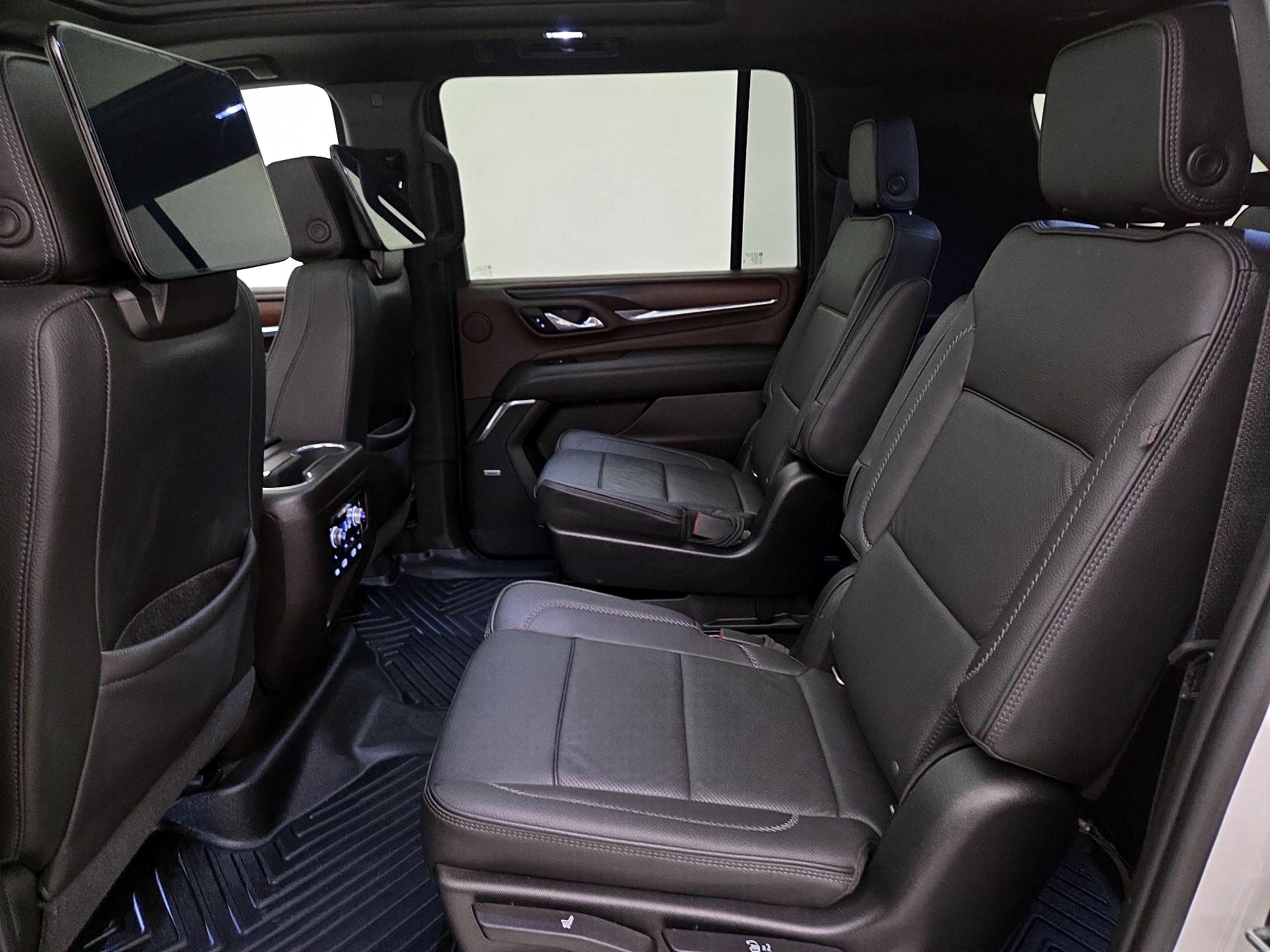 Thumbnail: 2021 GMC Yukon XL - 20