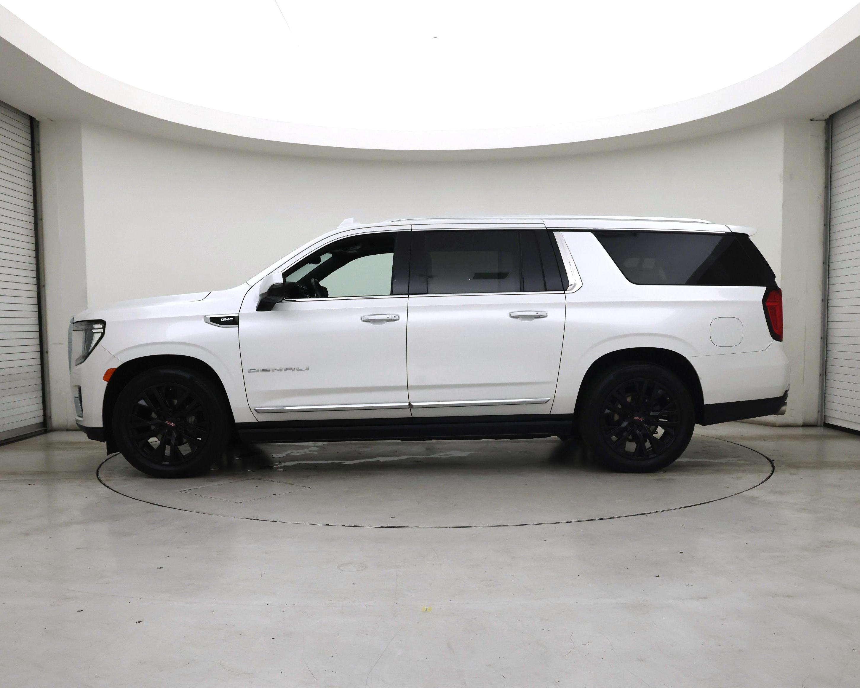 Thumbnail: 2021 GMC Yukon XL - 3